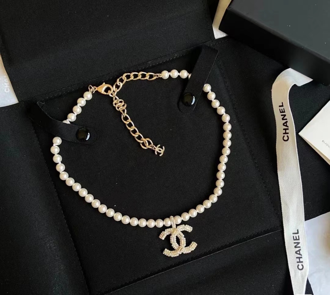 👑Chanel100周年双C珍珠项链🔱🧚🏻‍♀️日常百搭 经典小香元素 女人味十足 原版一致黄铜材质，让