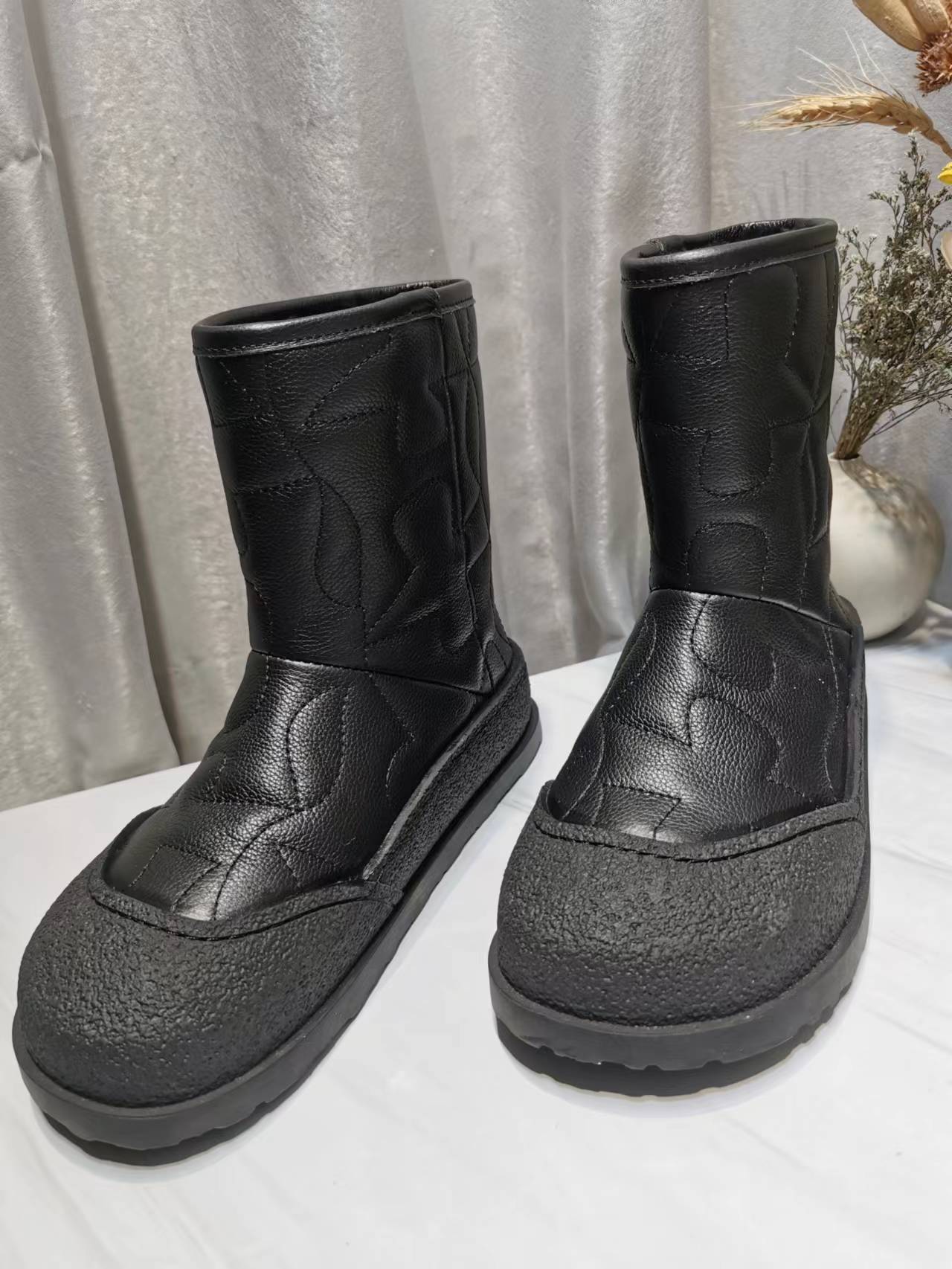 High-Density UGG Glamorous Boots in Three Colors: Black, Khaki, White. Sizes 35-40. - 图片 3
