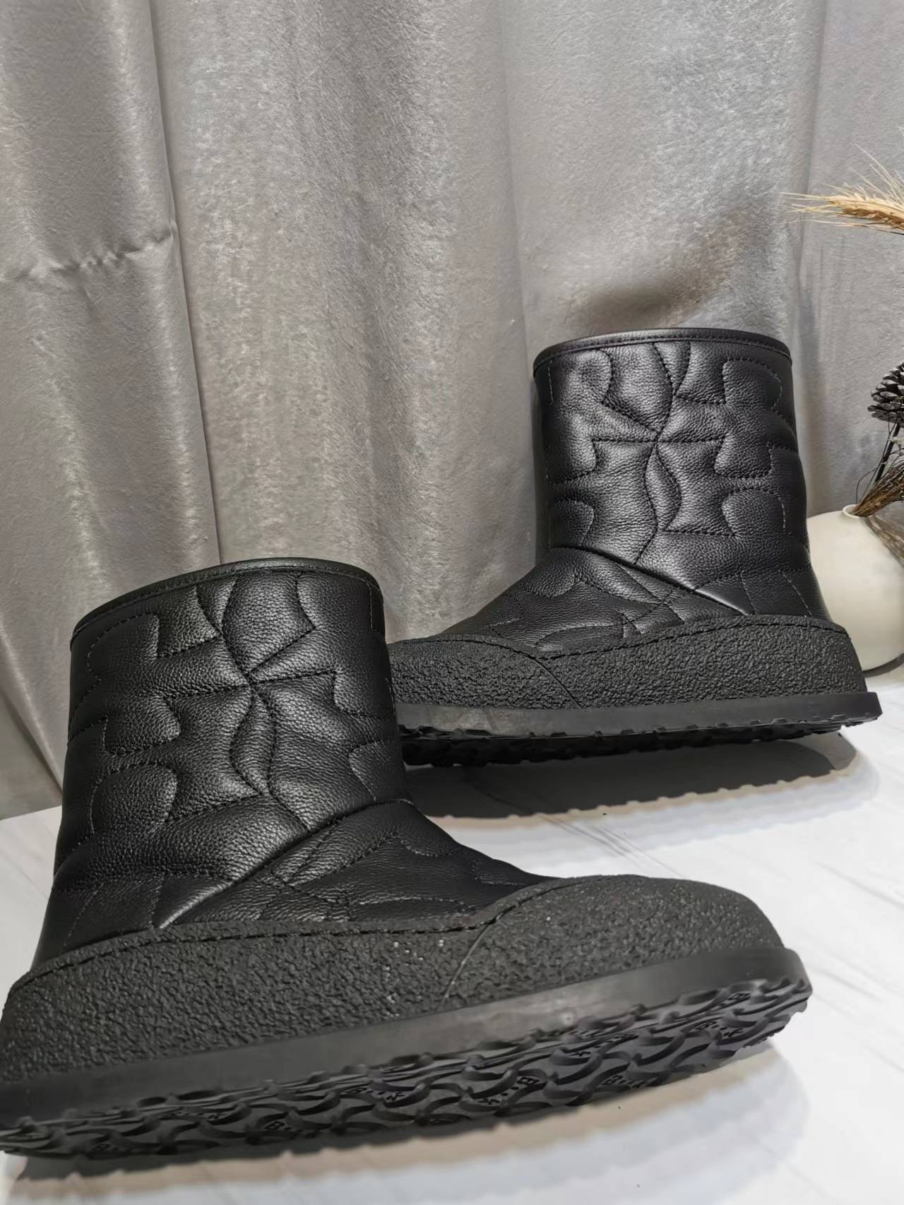 High-Density UGG Glamorous Boots in Three Colors: Black, Khaki, White. Sizes 35-40. - 图片 6
