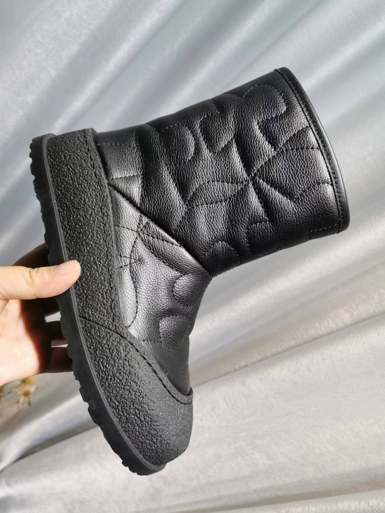 High-Density UGG Glamorous Boots in Three Colors: Black, Khaki, White. Sizes 35-40. - 图片 9