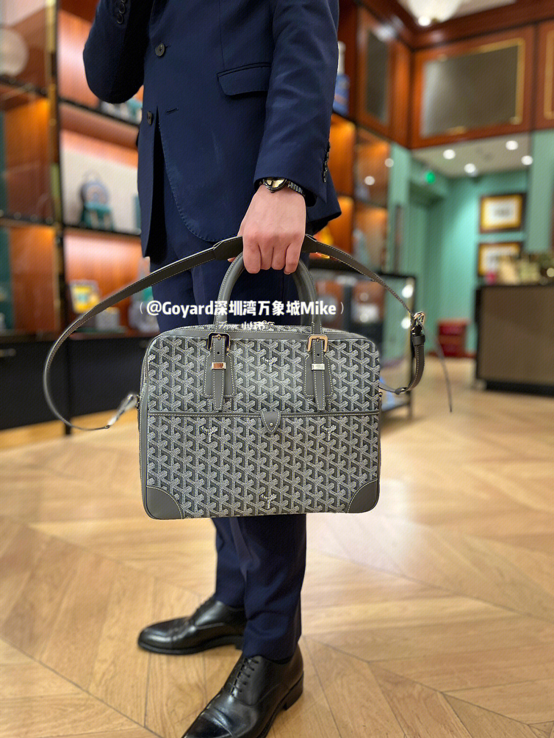 Goyard Business | Briefcase|||Goyard Ambassade zippered briefcase exudes a sense of fashion and is more modern. The stylish and simple appearance