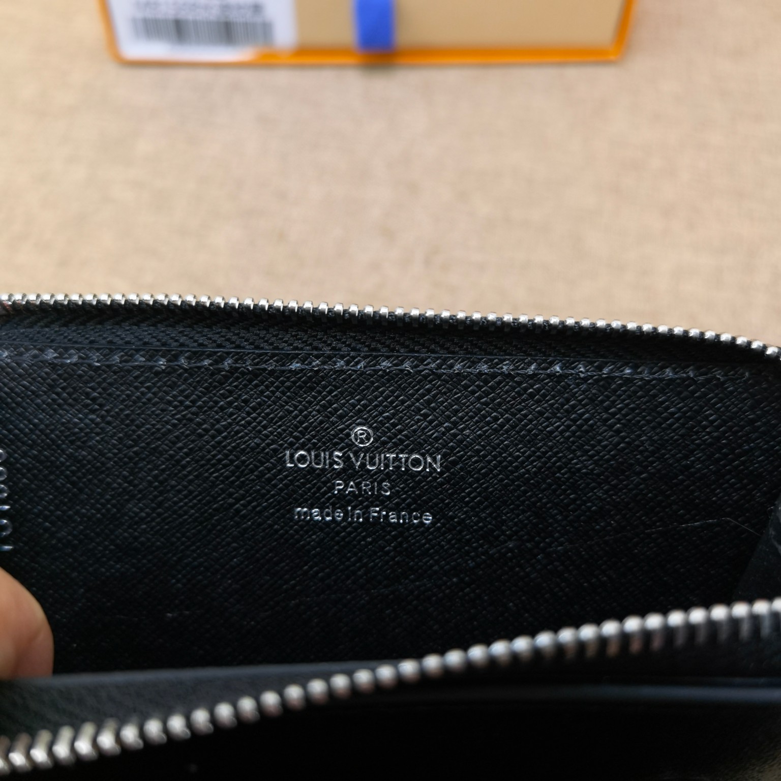 Black leather card holder with gift box