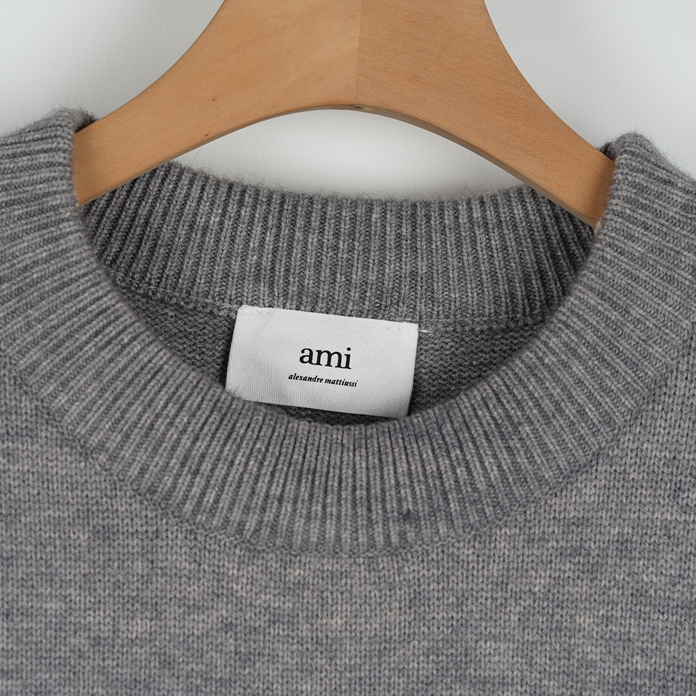 High-End Women’s Clothing: Wool Knit Sweaters with Twilight Collars by Ami - 图片 3