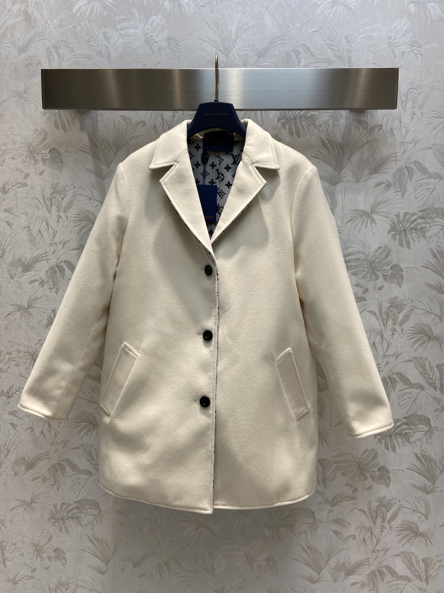 Louis Vuitton Buy Clothing Coats & Jackets White Printing Fall/Winter Collection