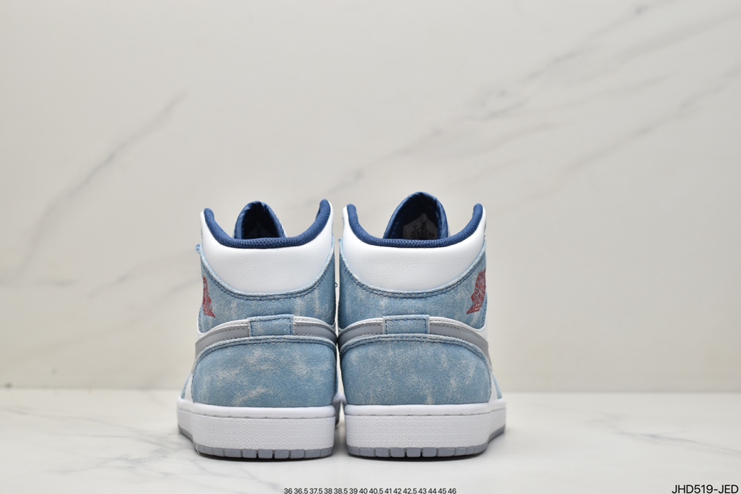 190 Air Jordan 1 Mid “French Blue ”水洗蓝整体鞋身框架采用水洗质感的蓝色呈现DN3706-401
