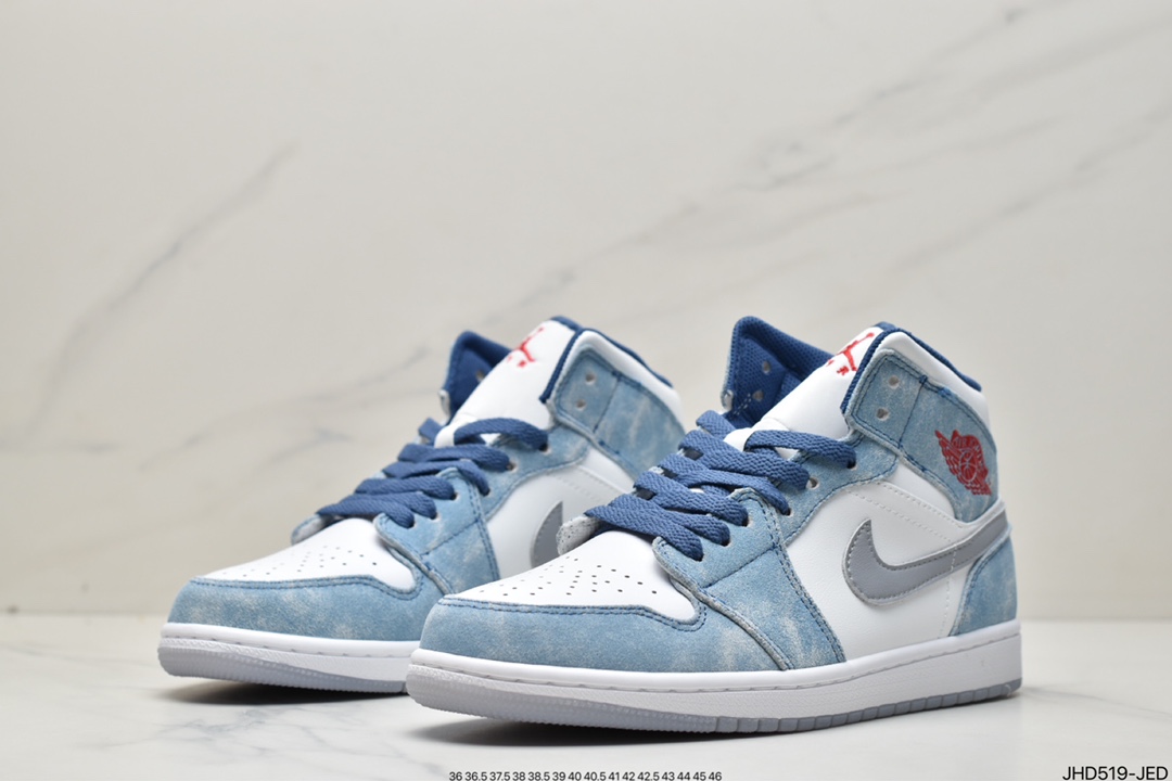 190 Air Jordan 1 Mid “French Blue ”水洗蓝整体鞋身框架采用水洗质感的蓝色呈现DN3706-401