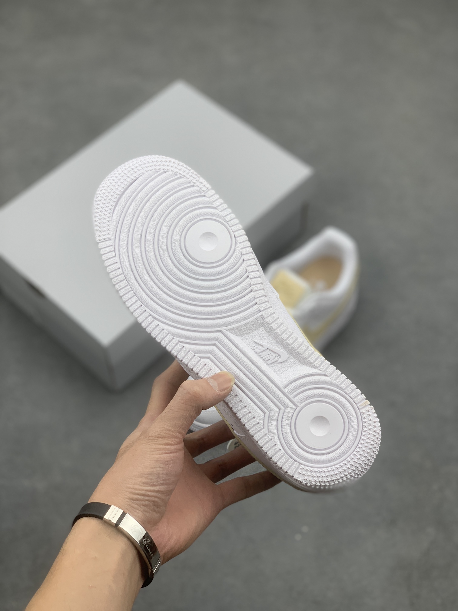 Nike Air Force 1 Low: Versatile, Comfortable, and Stylish Sneakers for Everyday Wear 7 i1667077290 3012 5