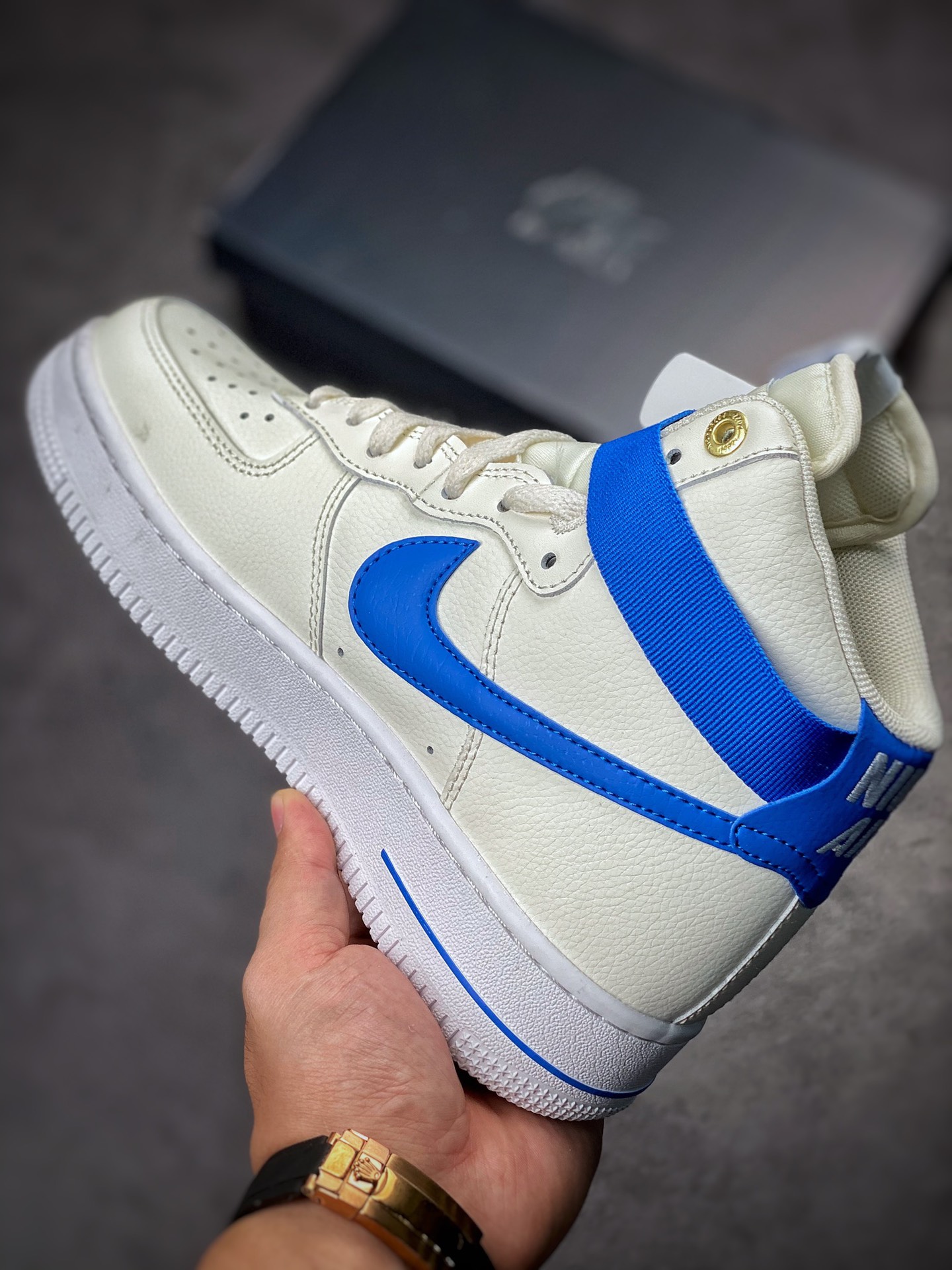 Nike Air Force 1 High SE 40th Anniversary White Blue DQ7584-100-Top High Quatity Cheap Sneakers Fashion Clothing Clothes Bags handbags Shoes of all Brand wholesale With The best Quality And Beautiful Price from China Factory Chinese suppliers wholesaler seller Nike Air Force 1 High SE 40th Anniversary White Blue DQ7584-100