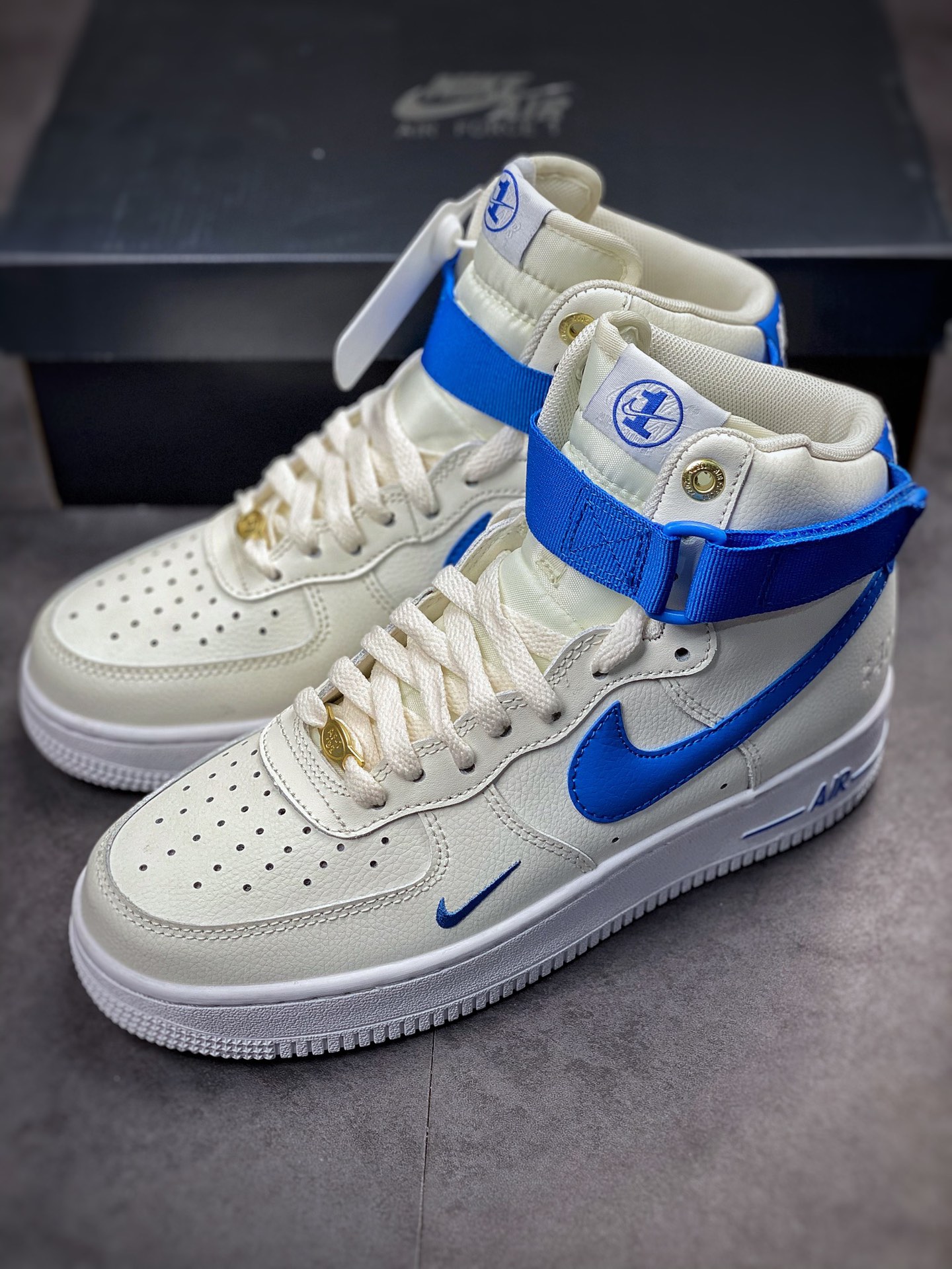 Nike Air Force 1 High SE 40th Anniversary White Blue DQ7584-100-Top High Quatity Cheap Sneakers Fashion Clothing Clothes Bags handbags Shoes of all Brand wholesale With The best Quality And Beautiful Price from China Factory Chinese suppliers wholesaler seller Nike Air Force 1 High SE 40th Anniversary White Blue DQ7584-100