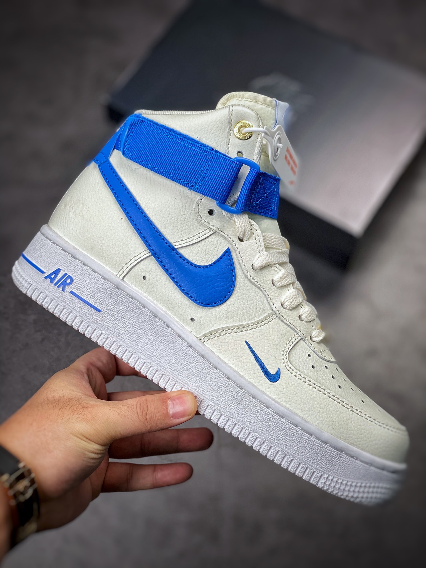 Nike Air Force 1 High SE 40th Anniversary White Blue DQ7584-100-Top High Quatity Cheap Sneakers Fashion Clothing Clothes Bags handbags Shoes of all Brand wholesale With The best Quality And Beautiful Price from China Factory Chinese suppliers wholesaler seller Nike Air Force 1 High SE 40th Anniversary White Blue DQ7584-100