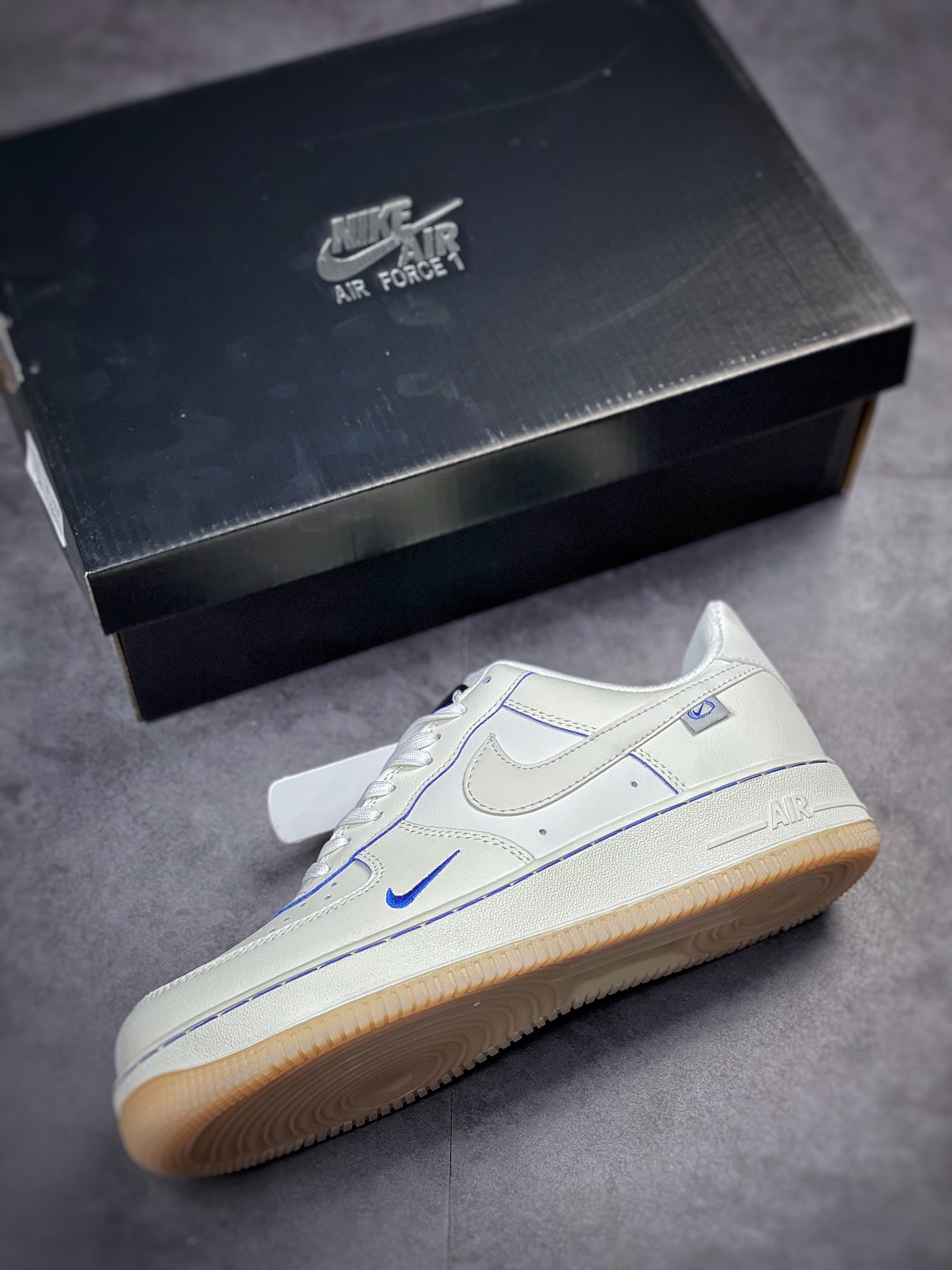 Nike Air Force 1 Low 07 white sapphire blue hook DX1156-001-Top High Quatity Cheap Sneakers Fashion Clothing Clothes Bags handbags Shoes of all Brand wholesale With The best Quality And Beautiful Price from China Factory Chinese suppliers wholesaler seller Nike Air Force 1 Low 07 white sapphire blue hook DX1156-001