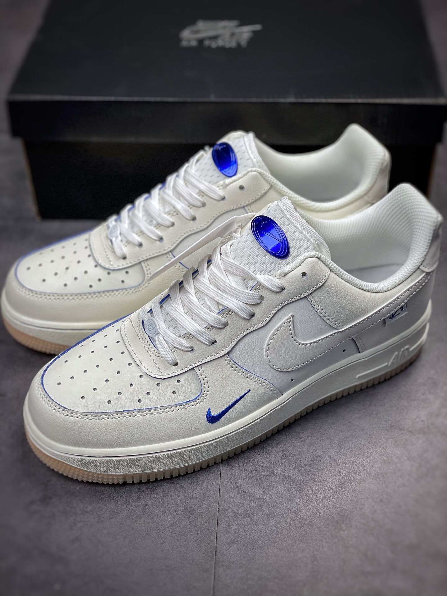 Nike Air Force 1 Low 07 white sapphire blue hook DX1156-001-Top High Quatity Cheap Sneakers Fashion Clothing Clothes Bags handbags Shoes of all Brand wholesale With The best Quality And Beautiful Price from China Factory Chinese suppliers wholesaler seller Nike Air Force 1 Low 07 white sapphire blue hook DX1156-001