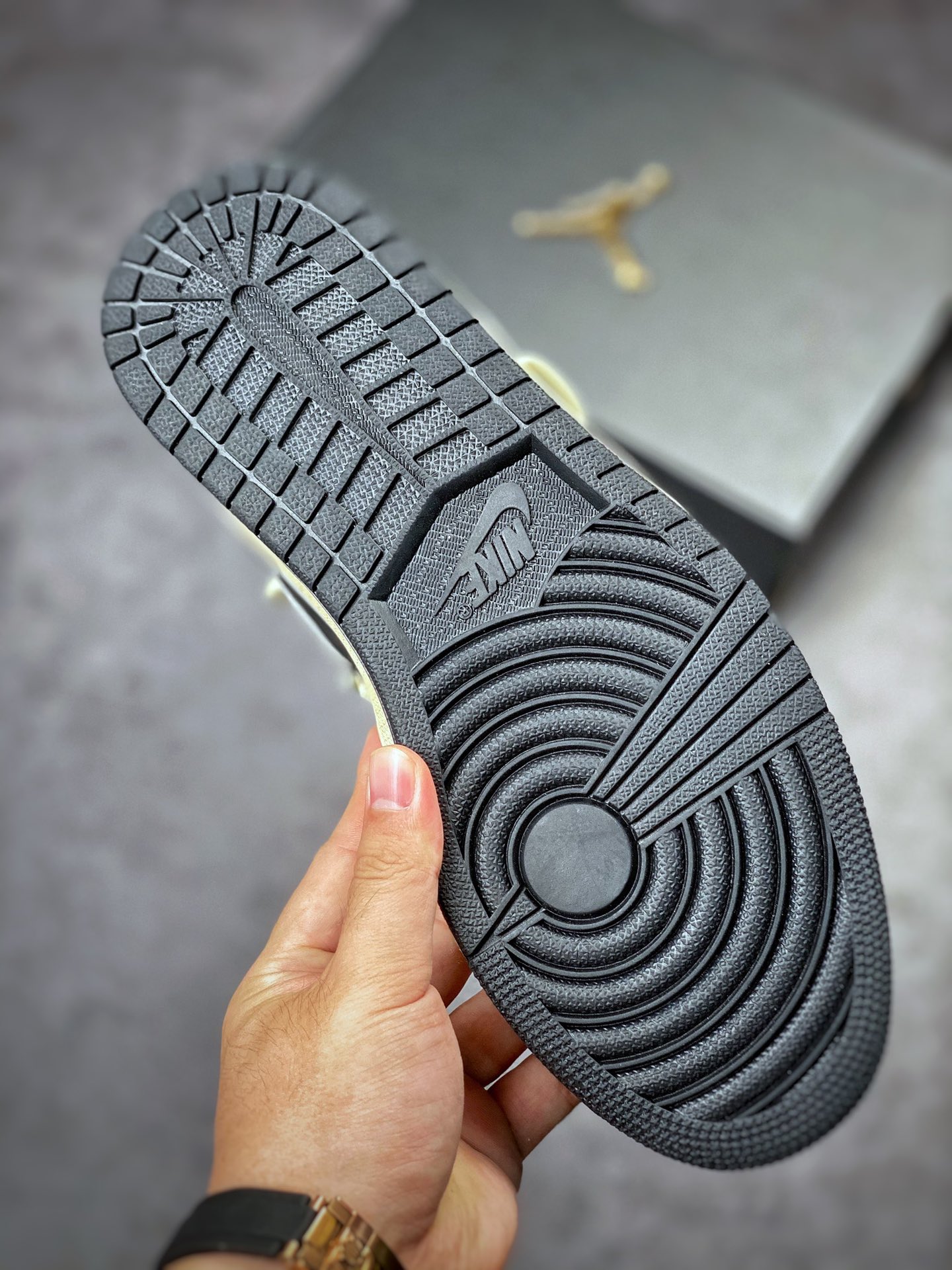 Air Jordan 1 Low White Brown Strap 553558-062-Top High Quatity Cheap Sneakers Fashion Clothing Clothes Bags handbags Shoes of all Brand wholesale With The best Quality And Beautiful Price from China Factory Chinese suppliers wholesaler seller Air Jordan 1 Low White Brown Strap 553558-062