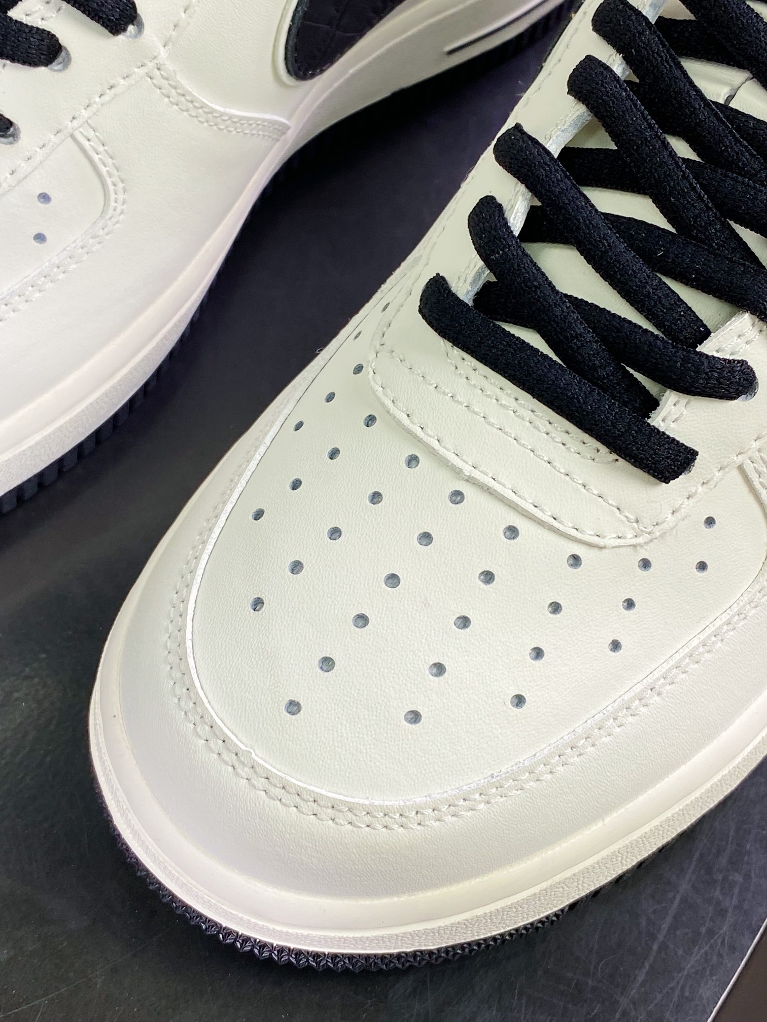 240 Air Force 1 '07 Low ”NYC/White/Silver/Grey”空军一号经典KL4596-336