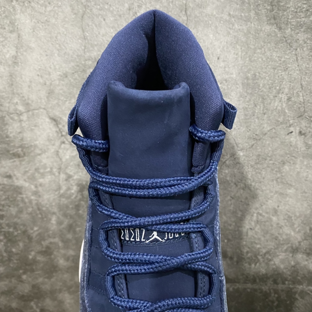 图片[7]-莞顶纯原版Air Jordan AJ11 \”Midnight Navy\” 丝绒午夜蓝 AR0715-441 市售版本中天花板的存在 欢迎对比pk 原楦原档案数据开模打造 原厂中底拉帮钢印 原厂漆皮 防冻不开裂 头层皮料 原装鞋撑 水晶大底正确色度色泽 原楦原数据刺绣 原厂车缝走线及对位 毫厘不差 飞人logo采用原数据电脑刺绣 原装正品碳纤维真实碳板 增强抗扭 原内标 原盒标 正确官方原盒 原厂防氧化水晶外底 原厂配套厂全掌solo气垫 尺码：36 36.5 37.5 38 38.5 39 40 40.5 41 42 42.5 43 44 44.5 45 46 47.5-选品中心