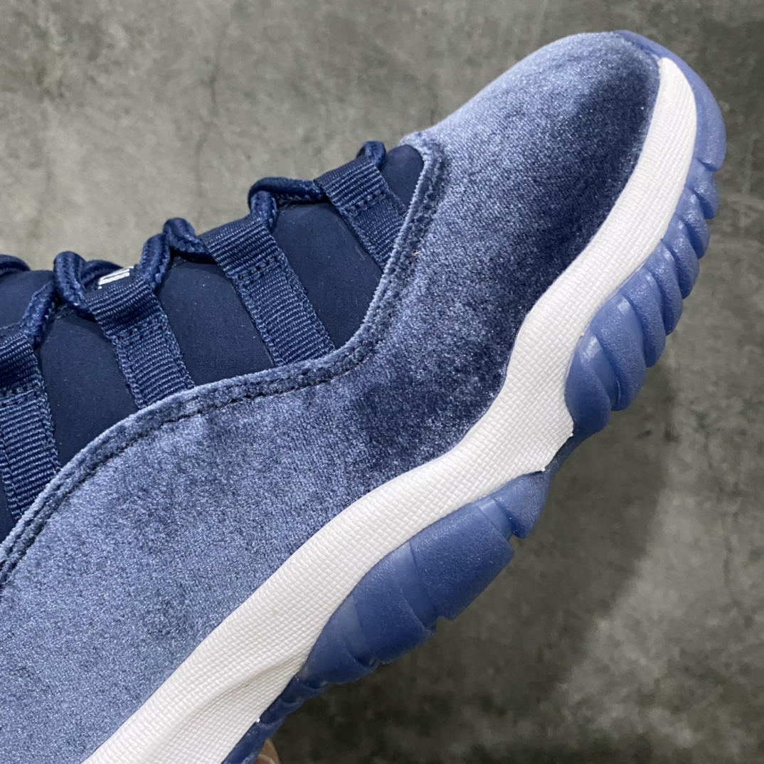 图片[8]-莞顶纯原版Air Jordan AJ11 \”Midnight Navy\” 丝绒午夜蓝 AR0715-441 市售版本中天花板的存在 欢迎对比pk 原楦原档案数据开模打造 原厂中底拉帮钢印 原厂漆皮 防冻不开裂 头层皮料 原装鞋撑 水晶大底正确色度色泽 原楦原数据刺绣 原厂车缝走线及对位 毫厘不差 飞人logo采用原数据电脑刺绣 原装正品碳纤维真实碳板 增强抗扭 原内标 原盒标 正确官方原盒 原厂防氧化水晶外底 原厂配套厂全掌solo气垫 尺码：36 36.5 37.5 38 38.5 39 40 40.5 41 42 42.5 43 44 44.5 45 46 47.5-选品中心