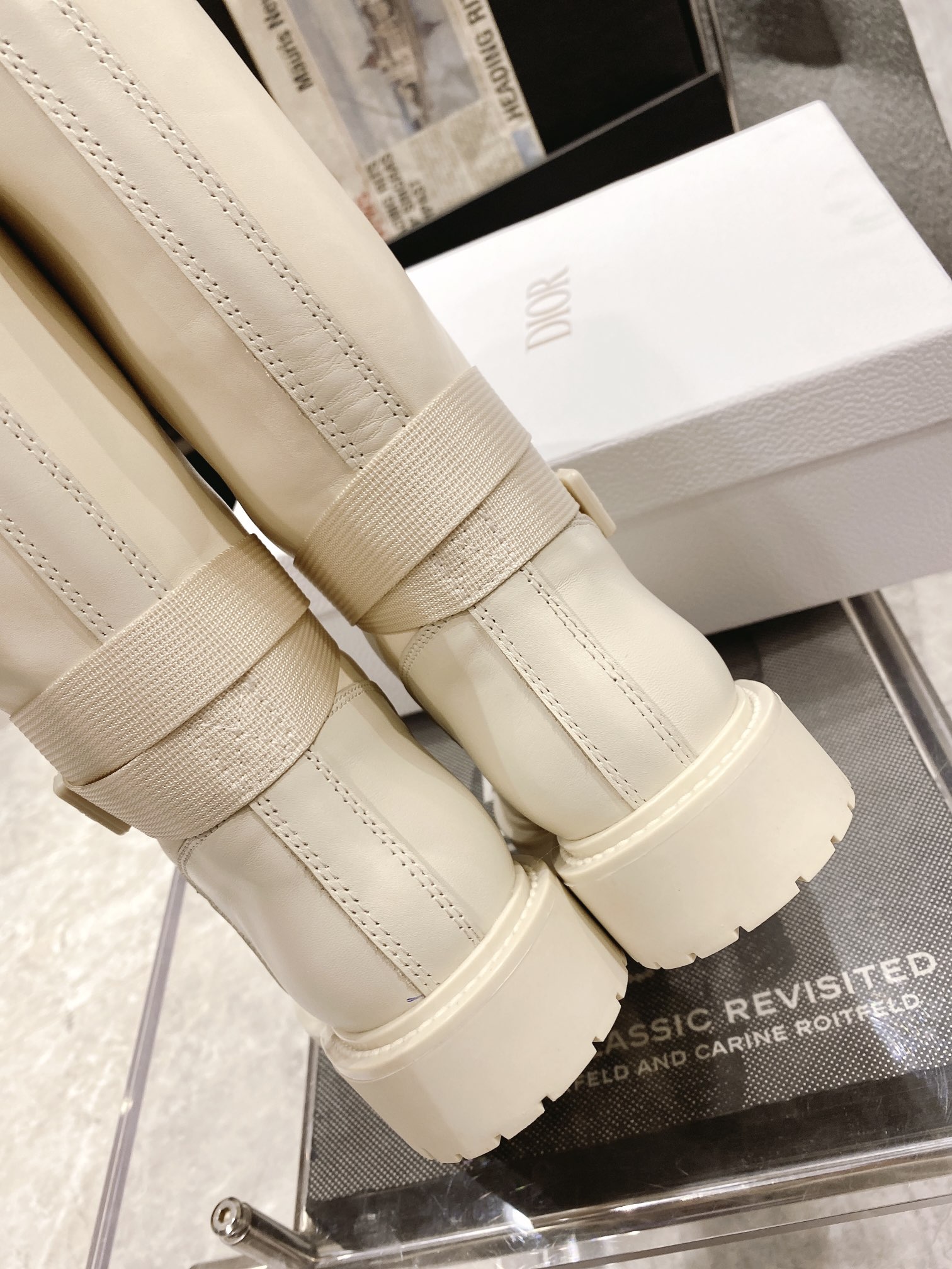 Luxury Dior Leather Sneakers with Original Details, Various Sizes and Prices - 图片 5