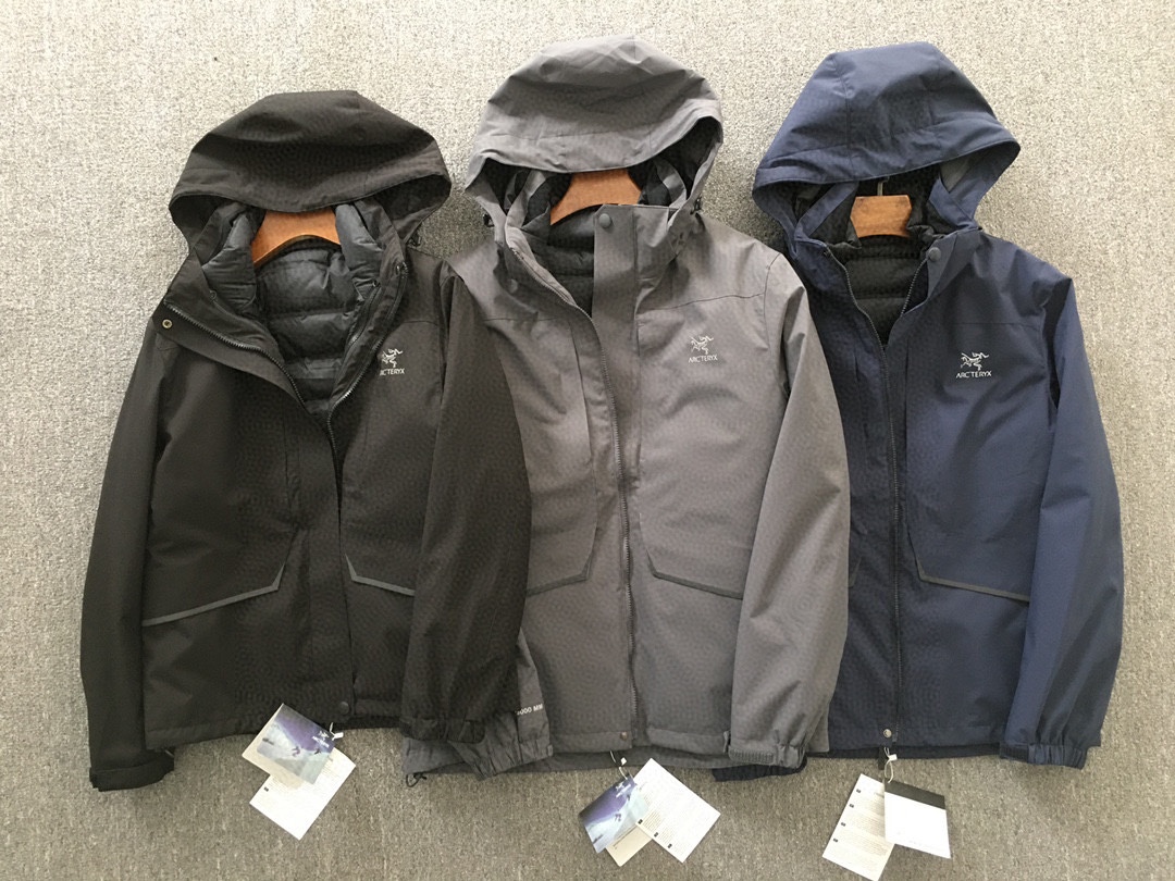 On technical shell jackets, the hook-and-loop collar tabs tuck directly - Comprehensive 4