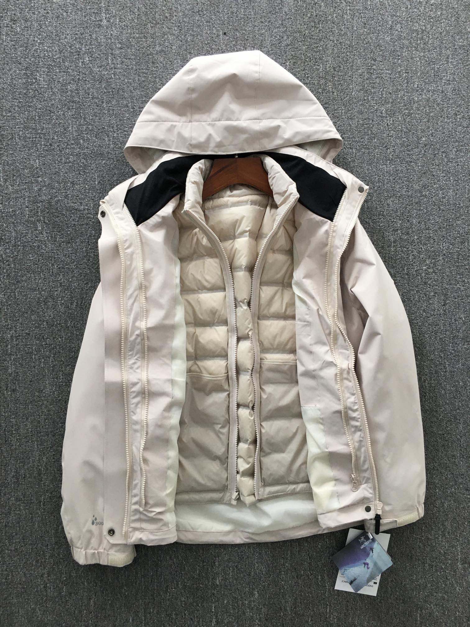 On technical shell jackets, the hook-and-loop collar tabs tuck directly - Comprehensive 8