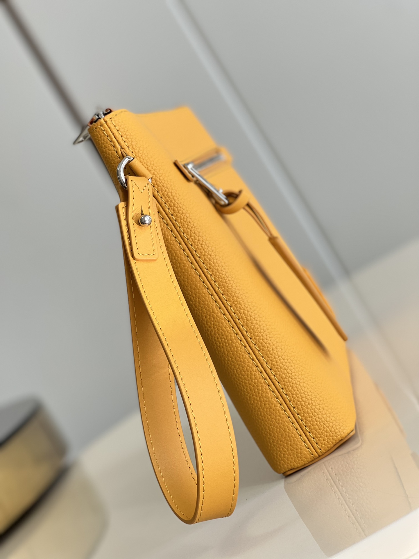 Louis Vuitton Haute Couture Classic Luxury Handbag Shoulder Crossbody 5