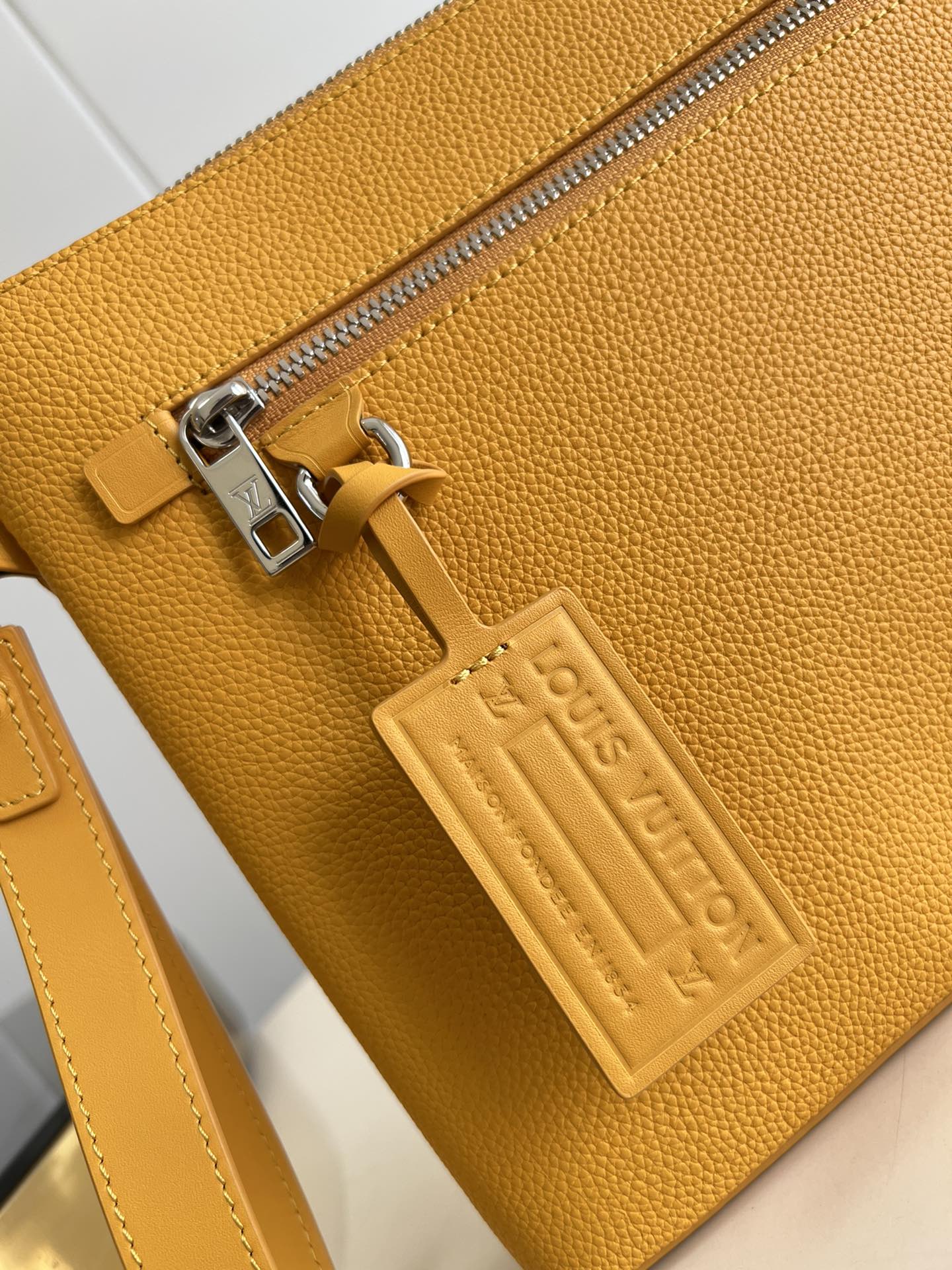 Louis Vuitton Haute Couture Classic Luxury Handbag Shoulder Crossbody 3