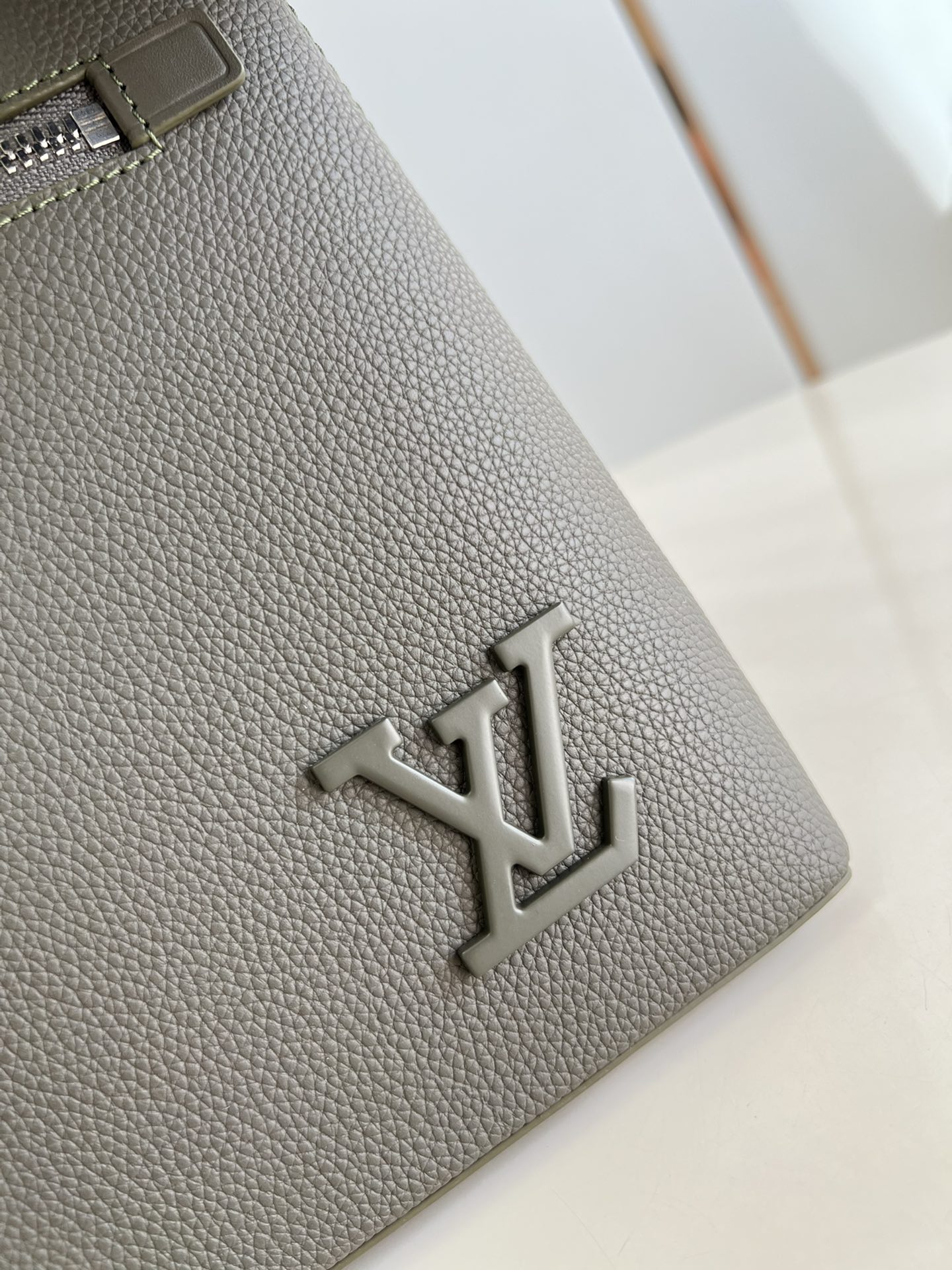 Louis Vuitton Haute Couture Classic Luxury Handbag Shoulder Crossbody 4