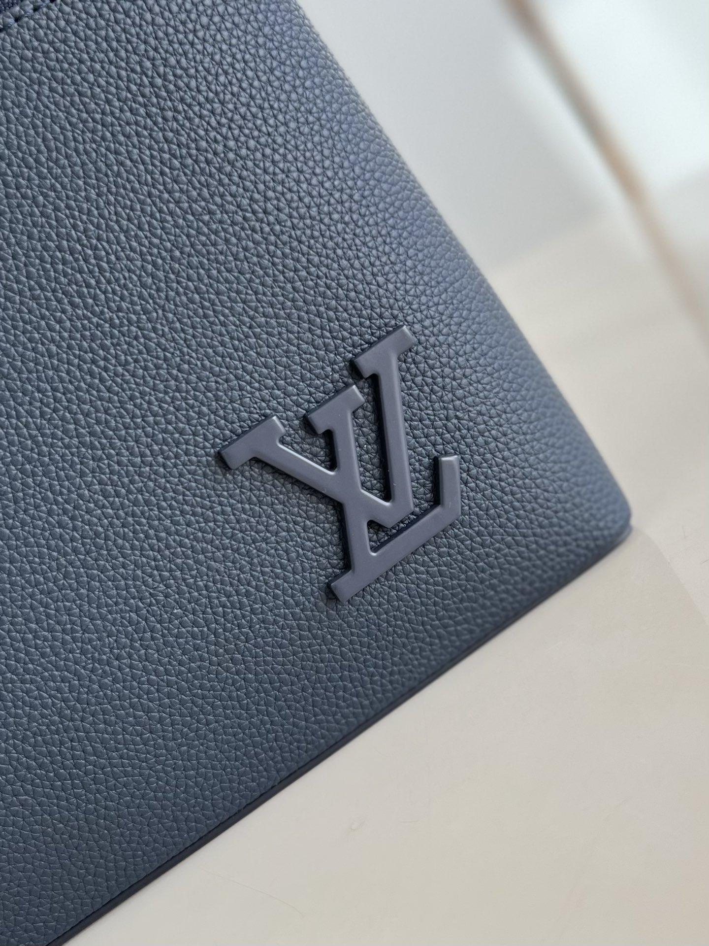 Louis Vuitton Haute Couture Classic Luxury Handbag Shoulder Crossbody 3