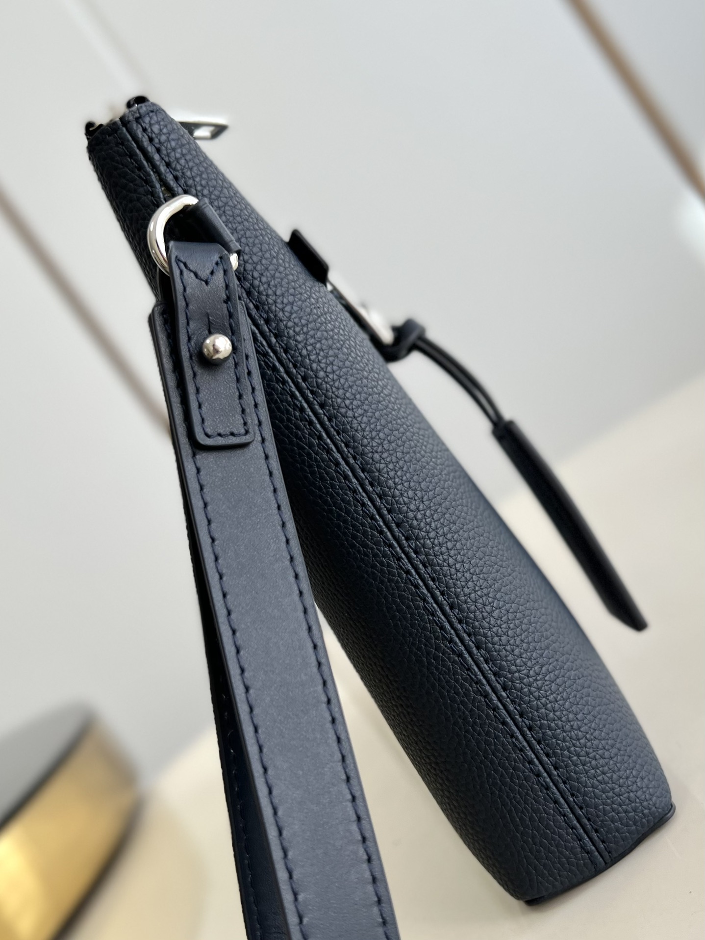 Louis Vuitton Haute Couture Classic Luxury Handbag Shoulder Crossbody 5