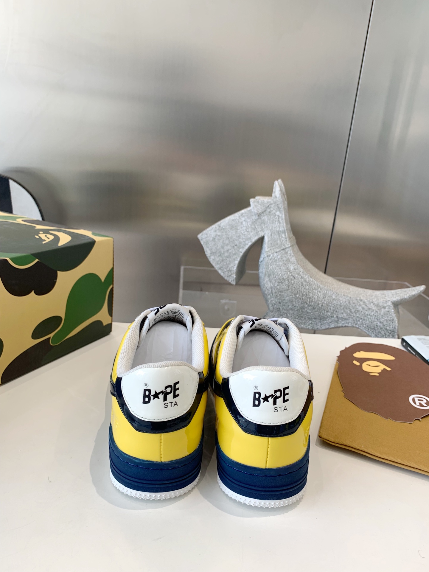 BAPE STATM Sneakers: Retro Style, Iconic Colors, Custom Design, Star Recognition Symbol - 图片 8