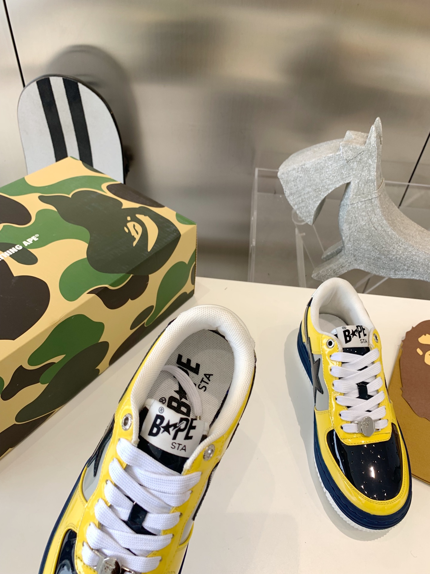 BAPE STATM Sneakers: Retro Style, Iconic Colors, Custom Design, Star Recognition Symbol - 图片 4