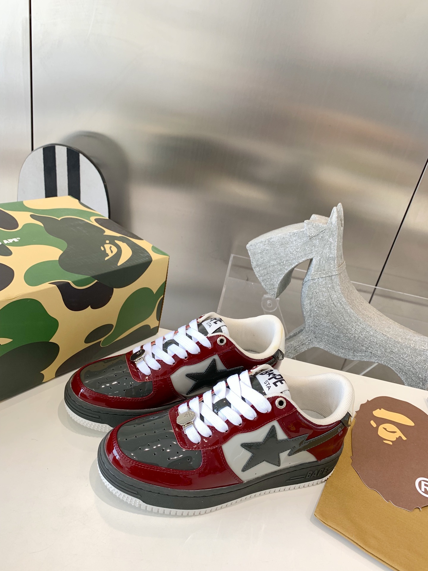 BAPE STATM Leisure Sneakers: Classic Style with Iconic Colors - 图片 2