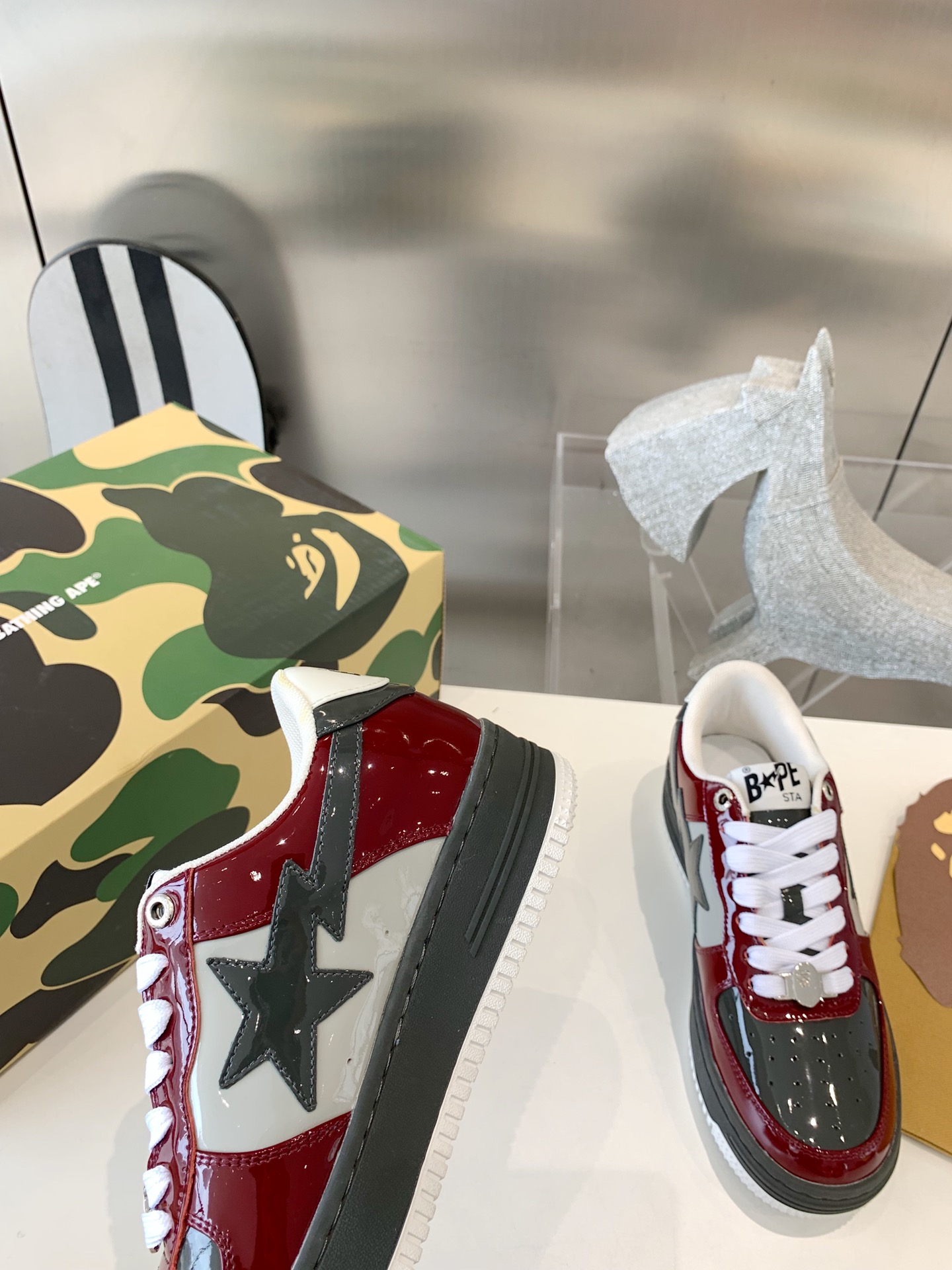 BAPE STATM Leisure Sneakers: Classic Style with Iconic Colors - 图片 3