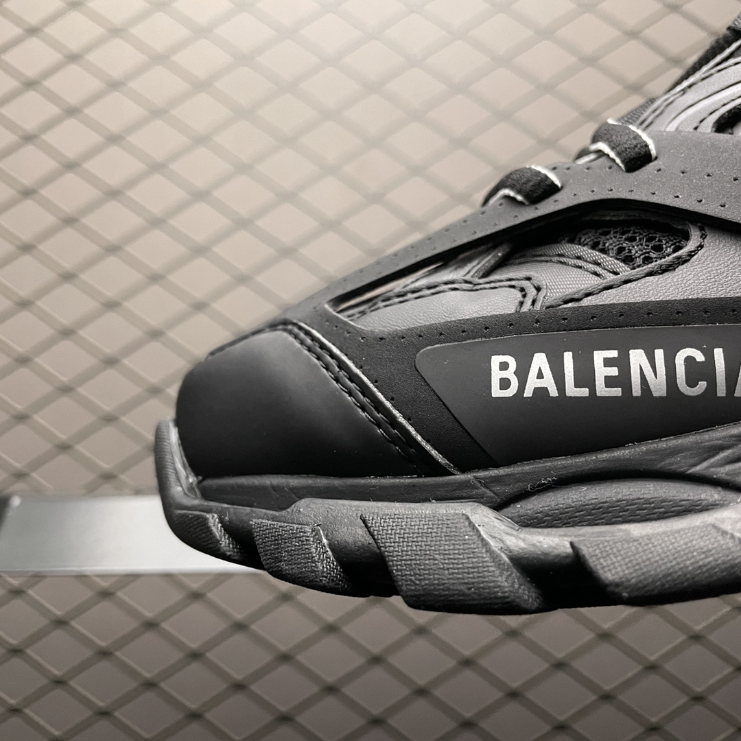 Balenciaga巴黎世家Trac