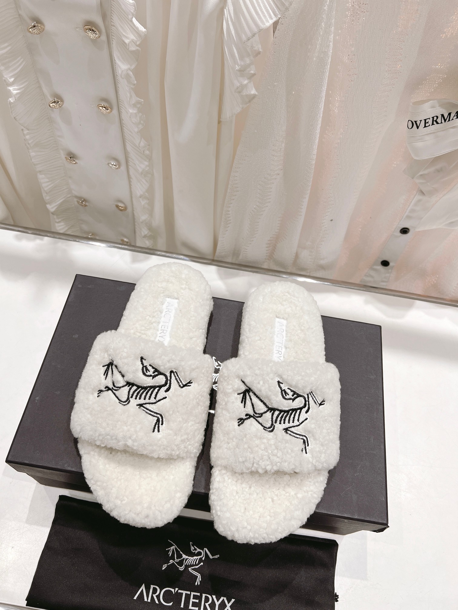 High-Quality Original Bird Wool Slippers for Fall and Winter Photoshoots - 图片 1