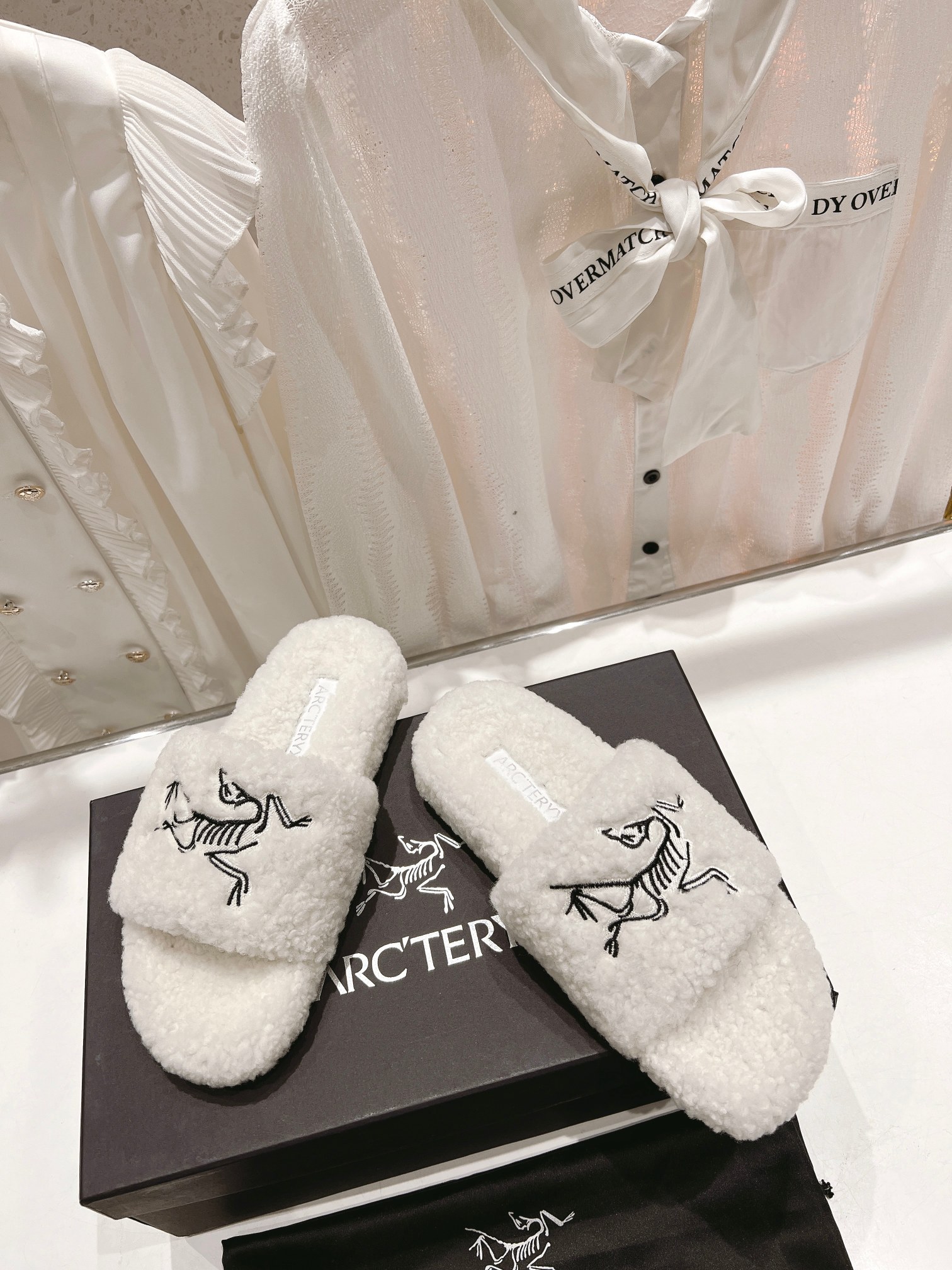 High-Quality Original Bird Wool Slippers for Fall and Winter Photoshoots - 图片 2