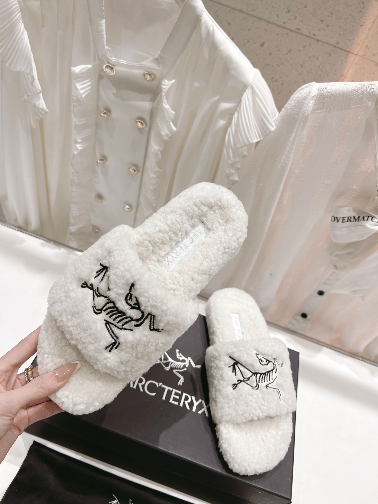 High-Quality Original Bird Wool Slippers for Fall and Winter Photoshoots - 图片 4