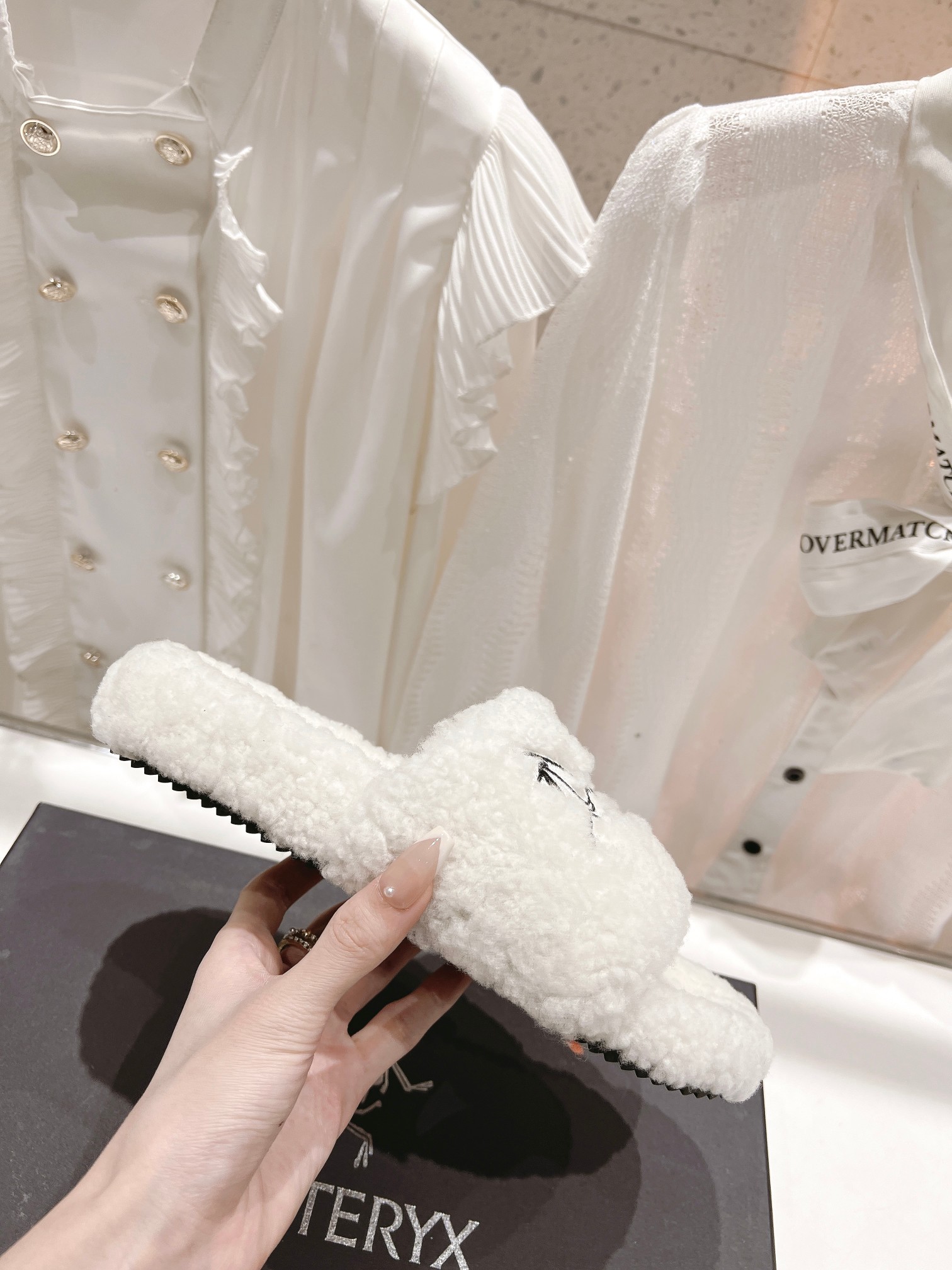 High-Quality Original Bird Wool Slippers for Fall and Winter Photoshoots - 图片 7