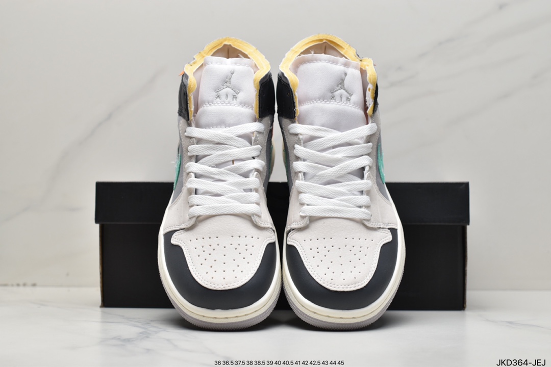 160 Air Jordan I Mid 'White and Phantom' 以 “inside out” DM9652-100