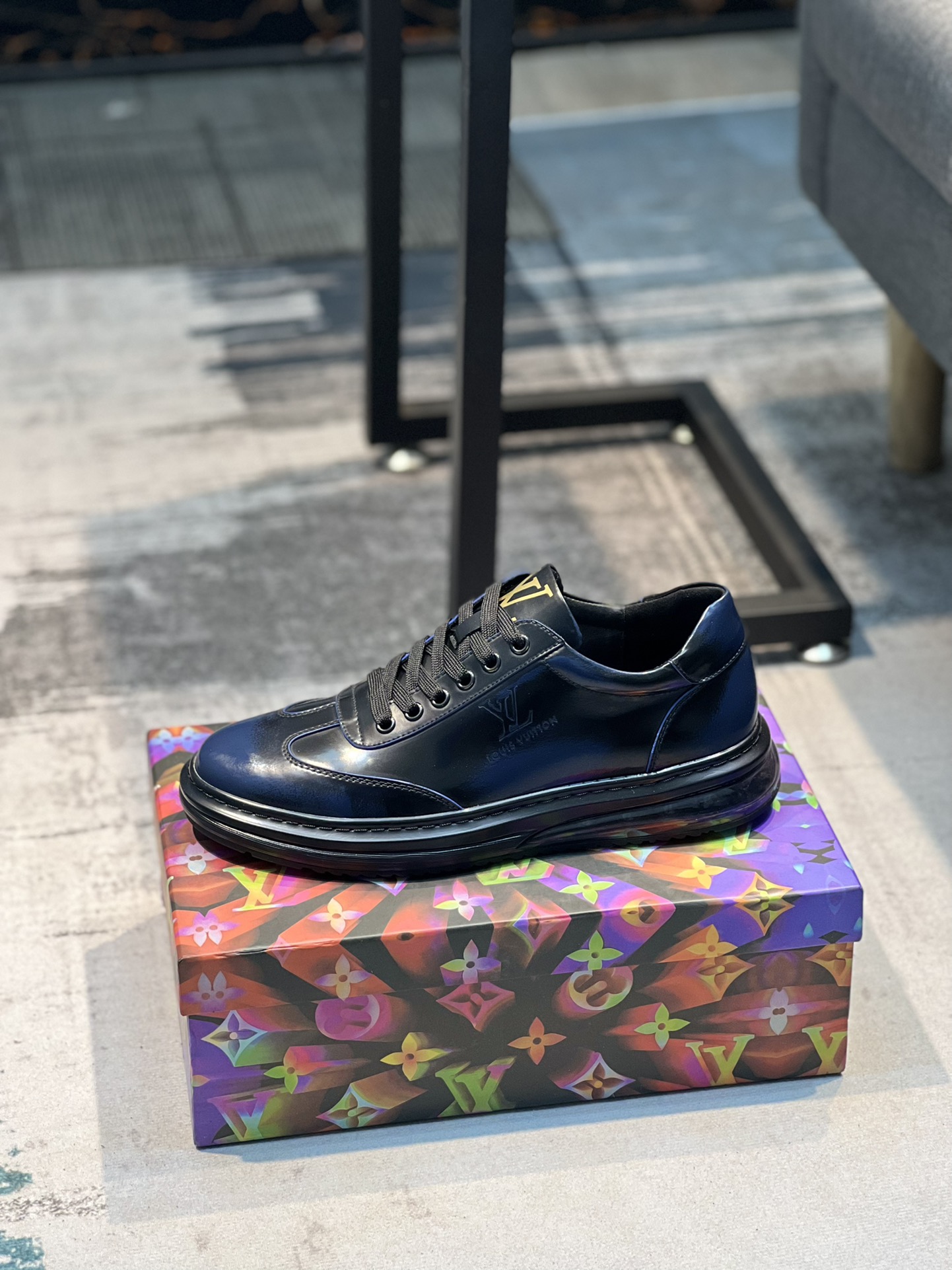 [LV Louis Vuitton] nuevos zapatos casuales de los hombres. Estilo de gran marca, maestros europeos y