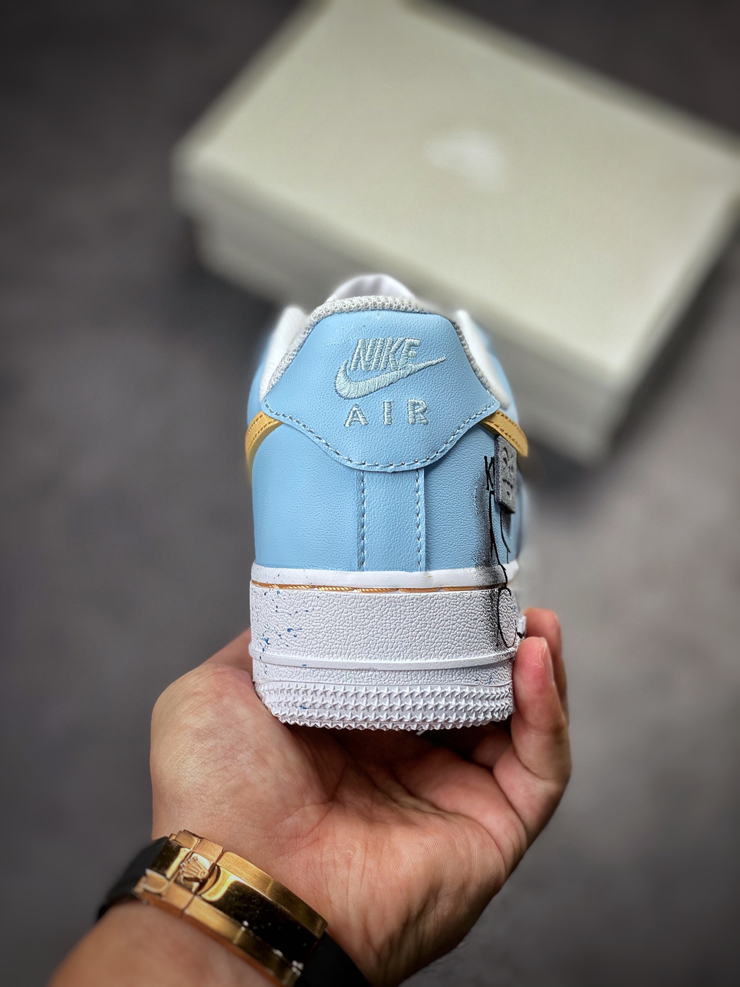 Nike Air Force 1 Low 07 涂鸦熊 DD8959-100 Nike Air Force 1 Low 07 涂鸦熊 DD8959-100