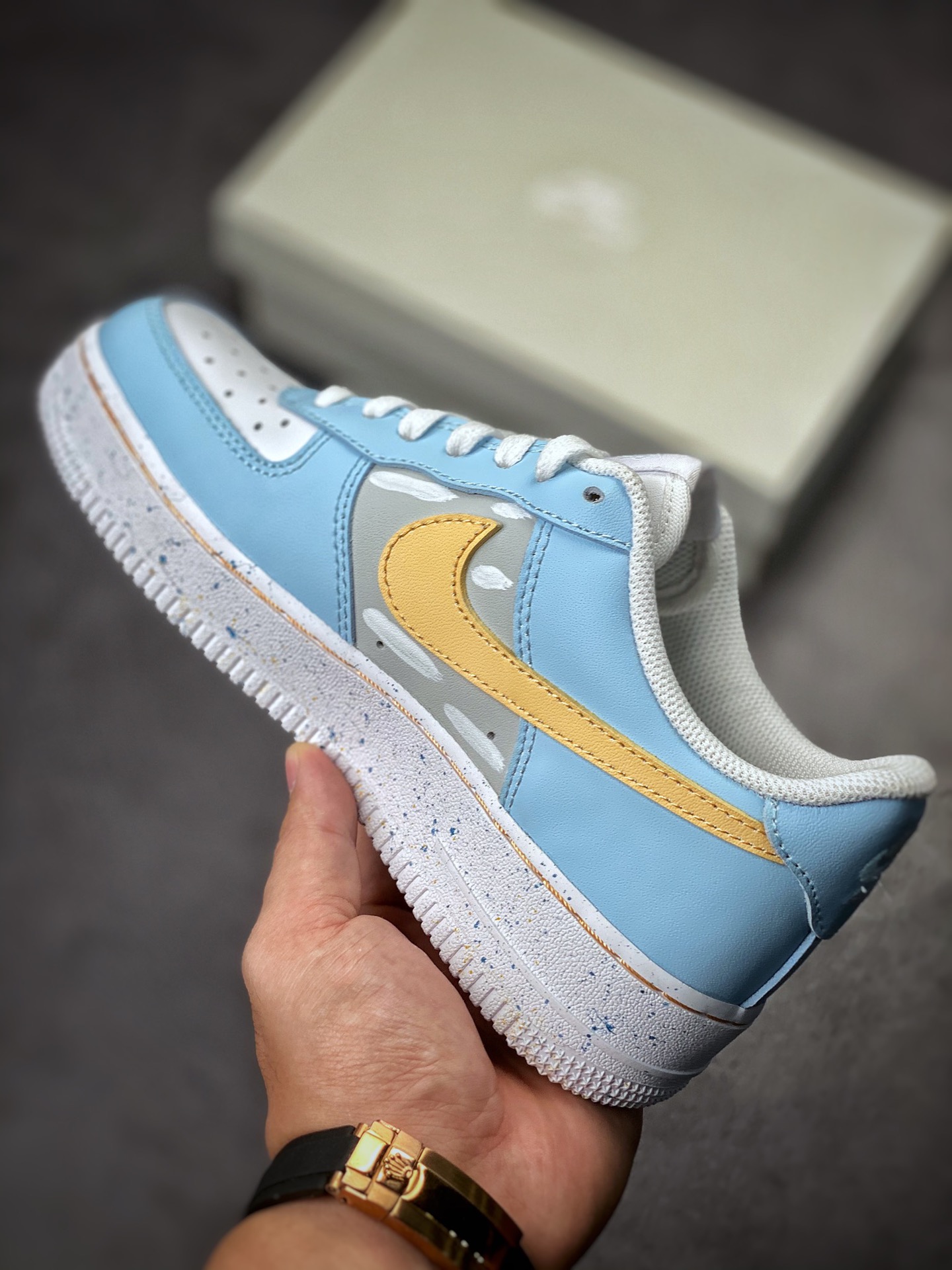 Nike Air Force 1 Low 07 涂鸦熊 DD8959-100 Nike Air Force 1 Low 07 涂鸦熊 DD8959-100