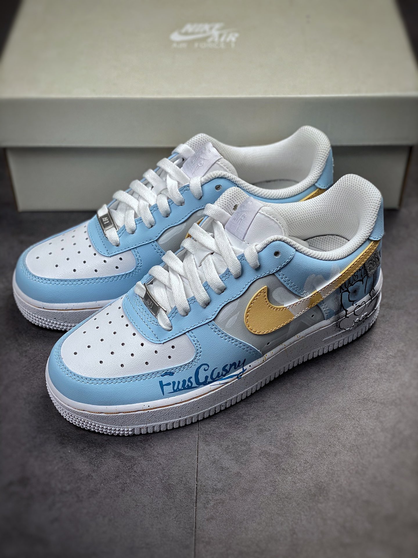 Nike Air Force 1 Low 07 涂鸦熊 DD8959-100 Nike Air Force 1 Low 07 涂鸦熊 DD8959-100