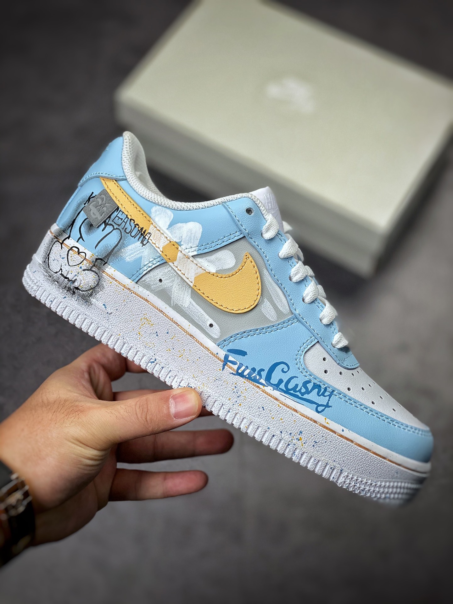 Nike Air Force 1 Low 07 涂鸦熊 DD8959-100 Nike Air Force 1 Low 07 涂鸦熊 DD8959-100