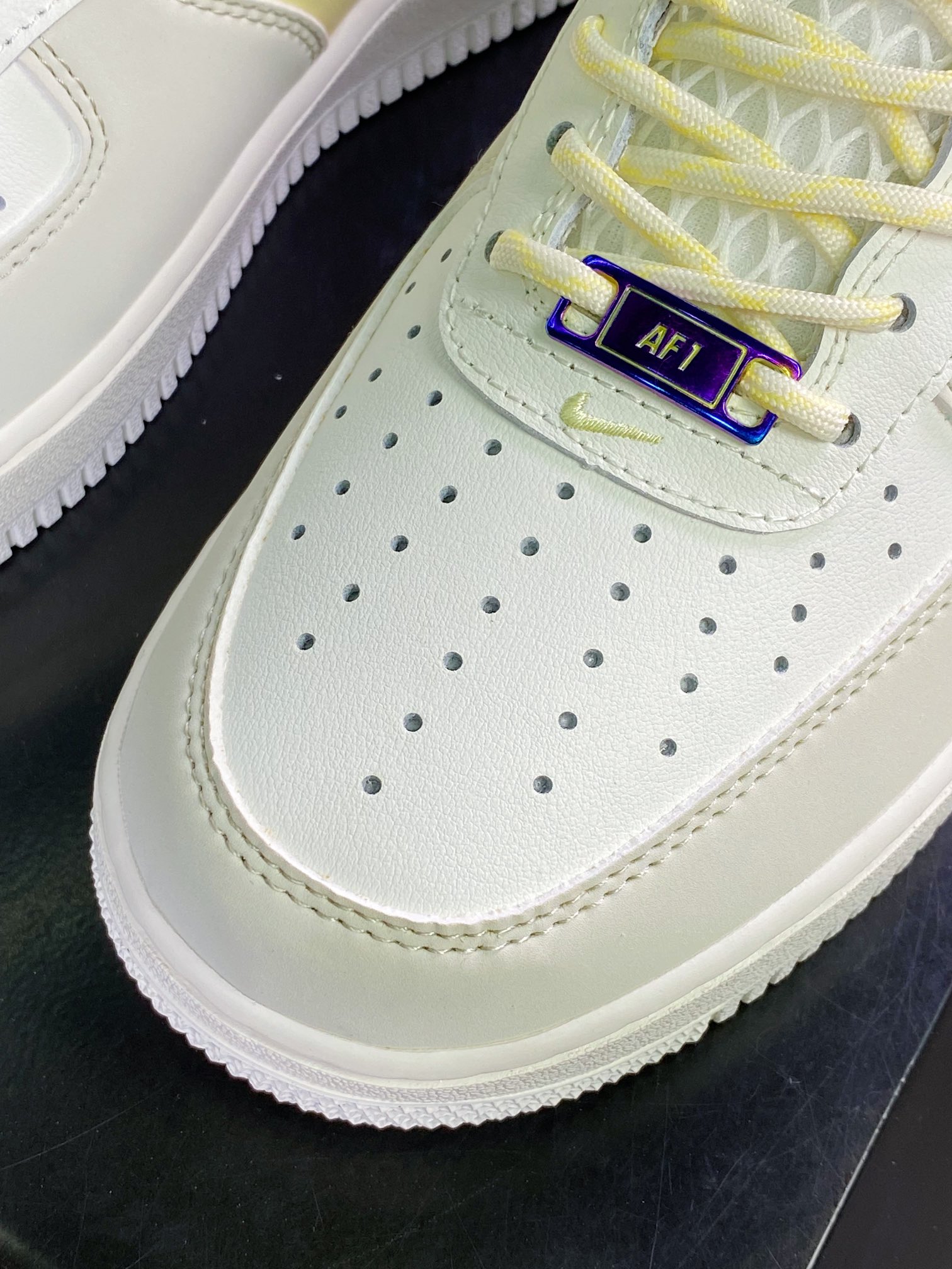 200  Wmns Air Force 1’07 LX”Sail”空军一号DX6042-111