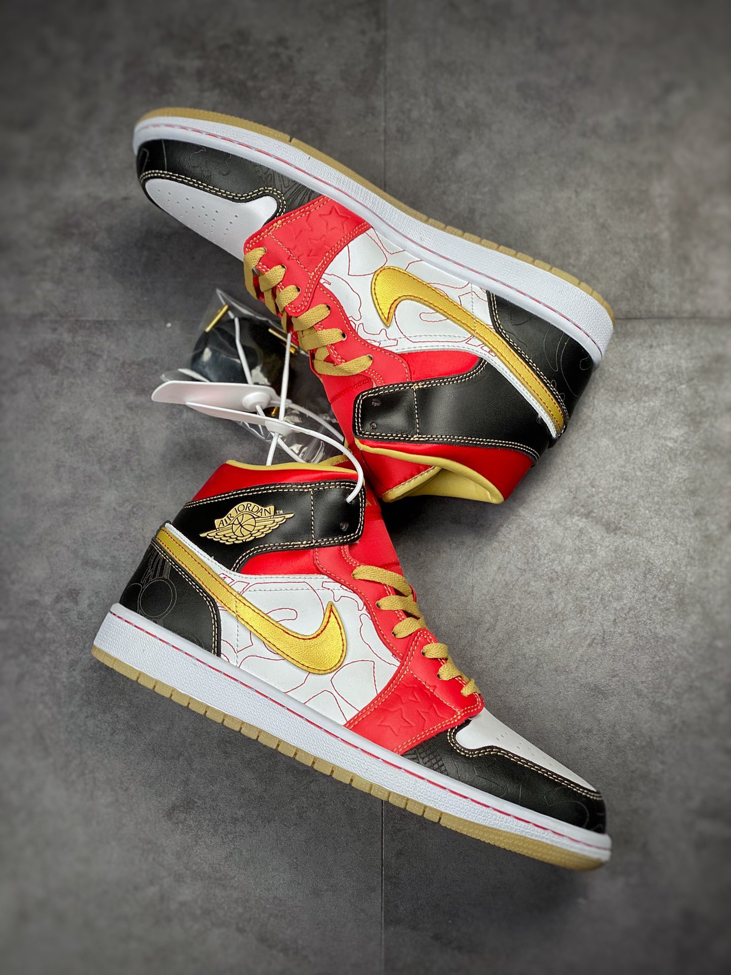 Air Jordan 1 Mid 2022 White Red Festive DV0576-176-Top High Quatity Cheap Sneakers Fashion Clothing Clothes Bags handbags Shoes of all Brand wholesale With The best Quality And Beautiful Price from China Factory Chinese suppliers wholesaler seller Air Jordan 1 Mid 2022 White Red Festive DV0576-176