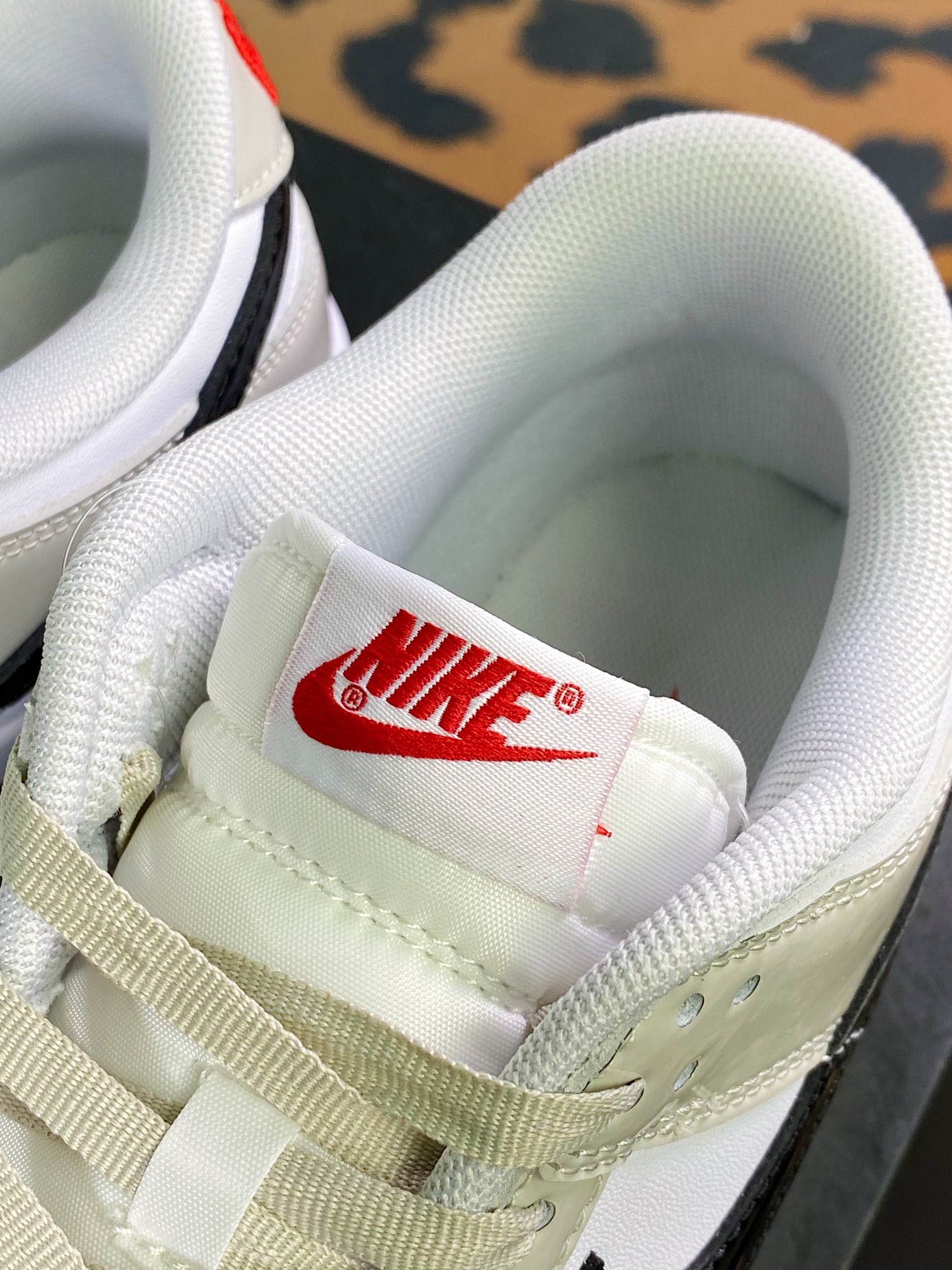 220  WMNS SB Dunk Low ESS”Pink Black”扣篮系列低帮休闲运动DQ7576-001