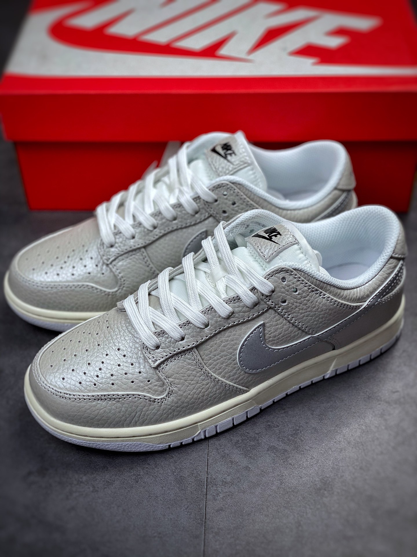 280 Nike SB Dunk Low "Metallic Silver" 金属银 DX3197-095