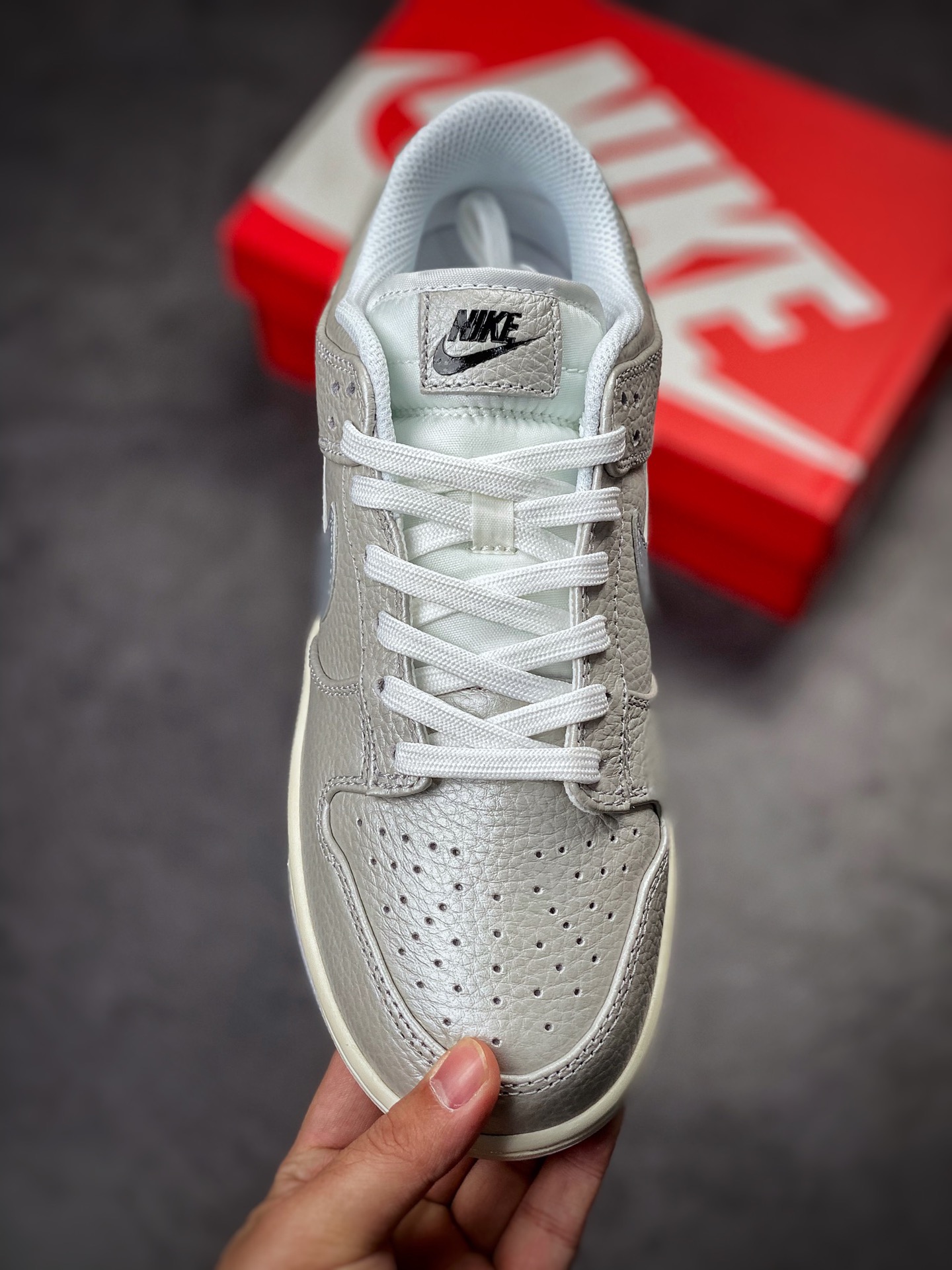 280 Nike SB Dunk Low "Metallic Silver" 金属银 DX3197-095