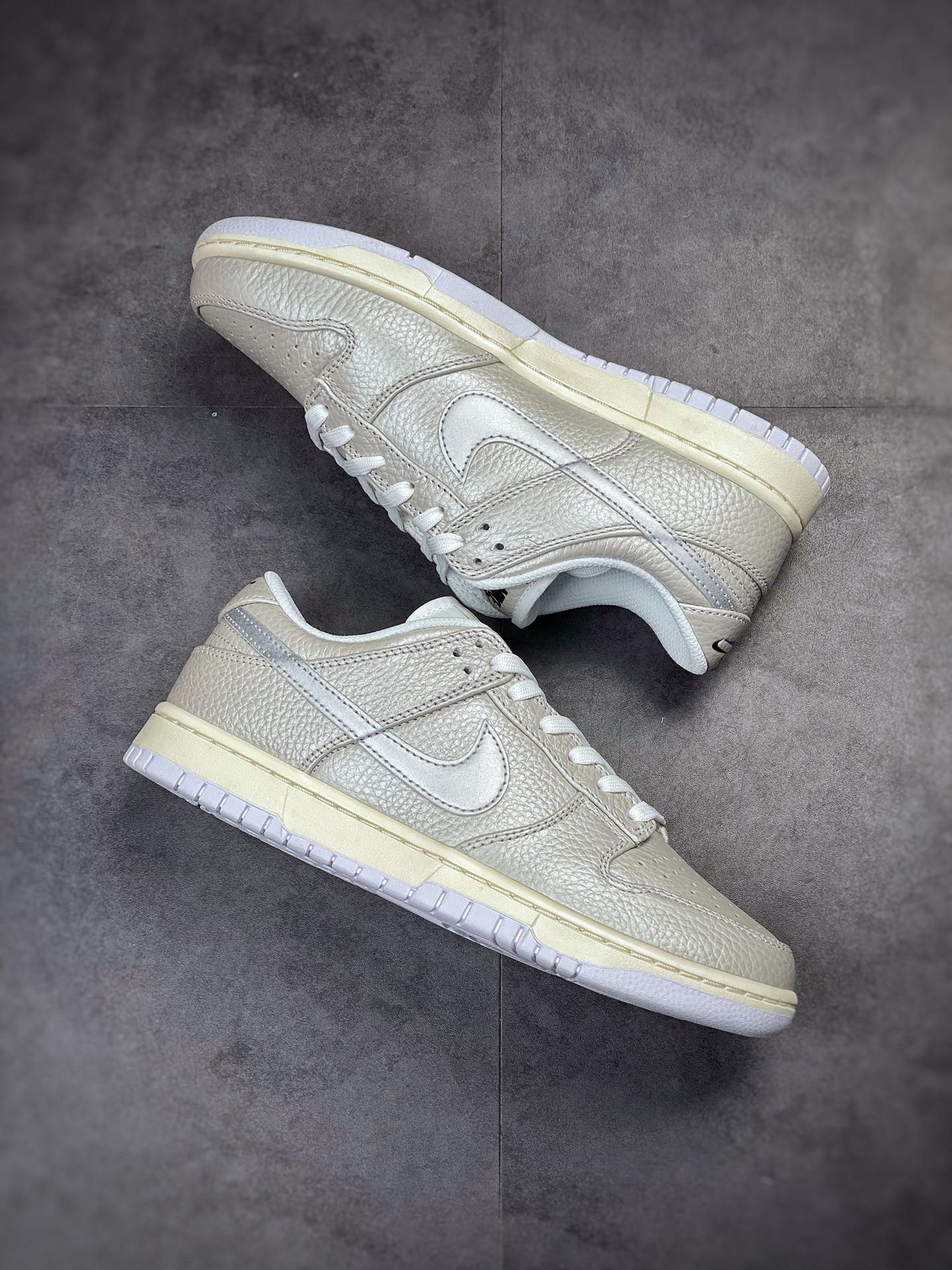 280 Nike SB Dunk Low "Metallic Silver" 金属银 DX3197-095