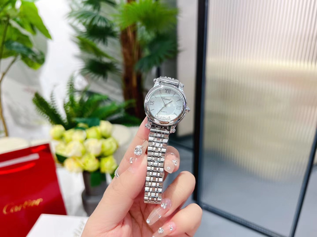 Chopin-Chopard Happy Diamond: Popular Women’s Watch with Gold and Diamonds